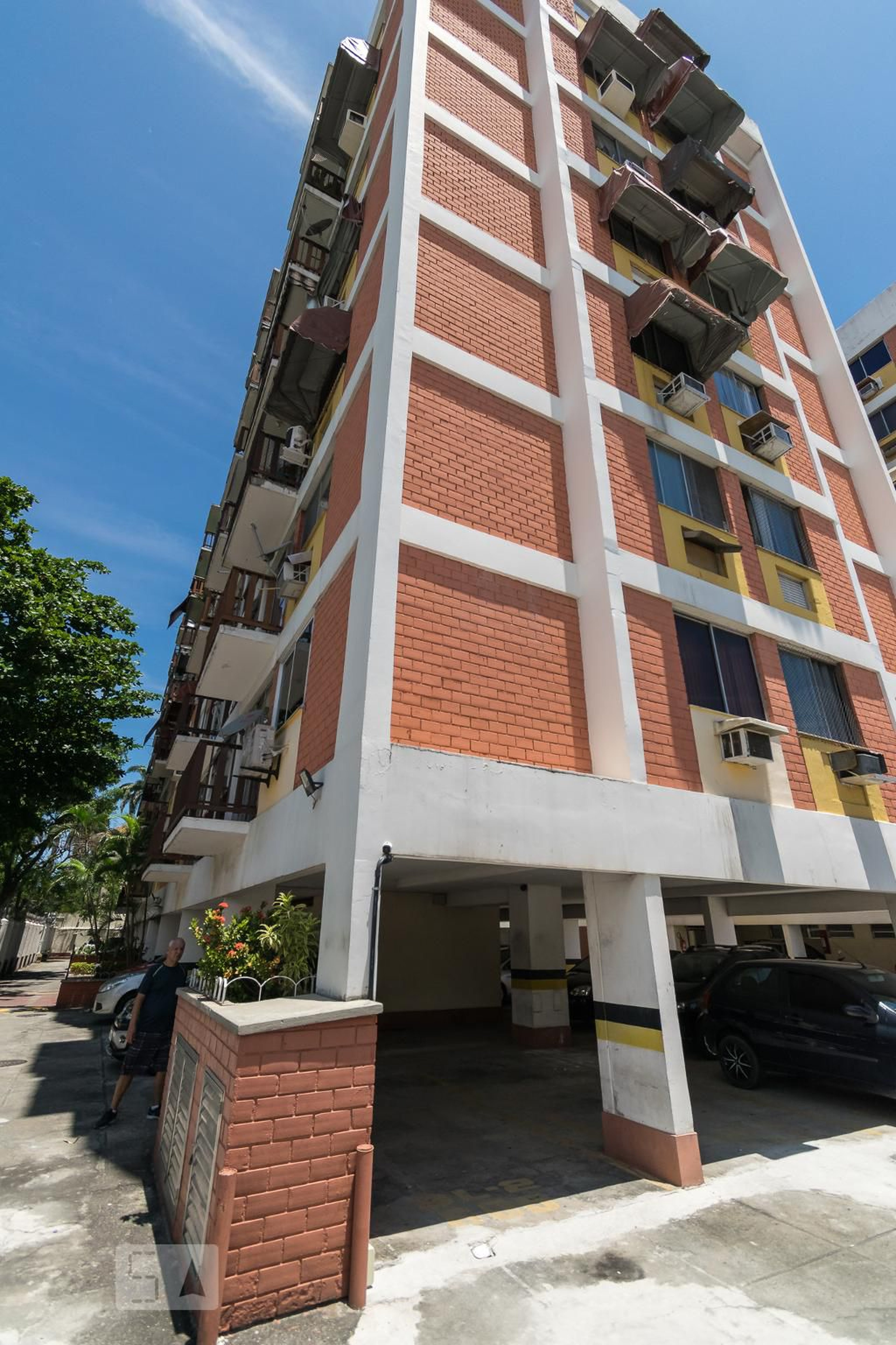 Fachada do prédio Condomínio em Rua Quito, 275