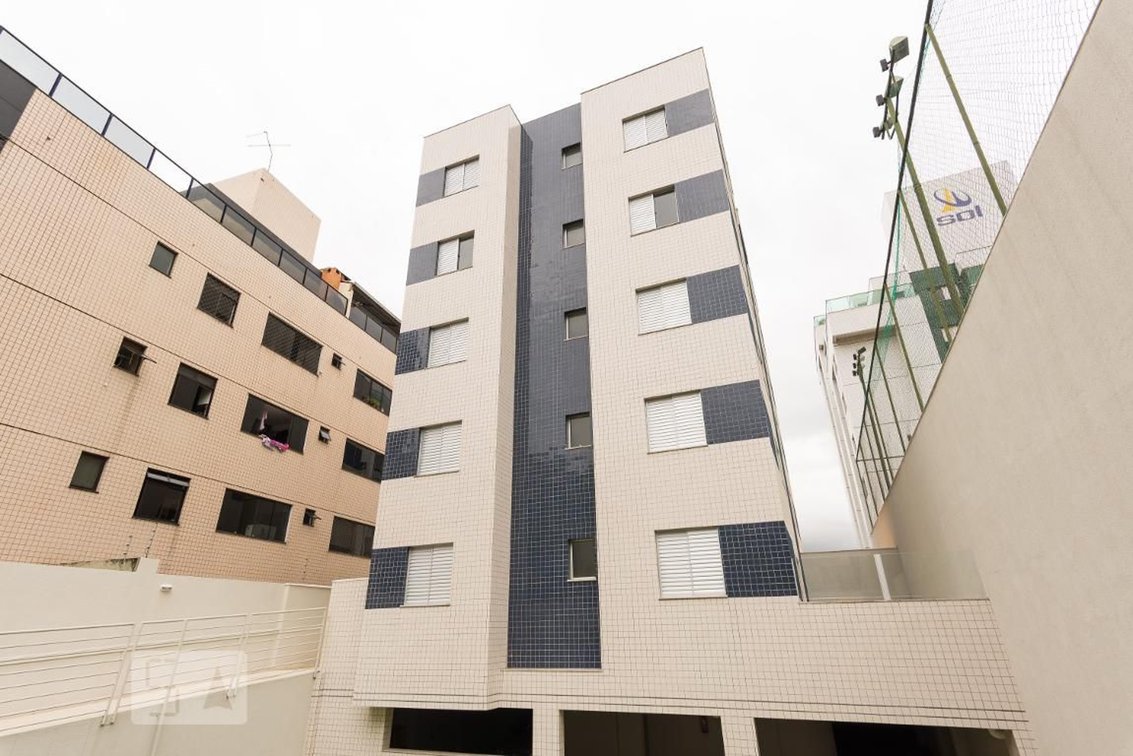 Fachada Condomínio em Rua Kenedy Maro Campos, 167