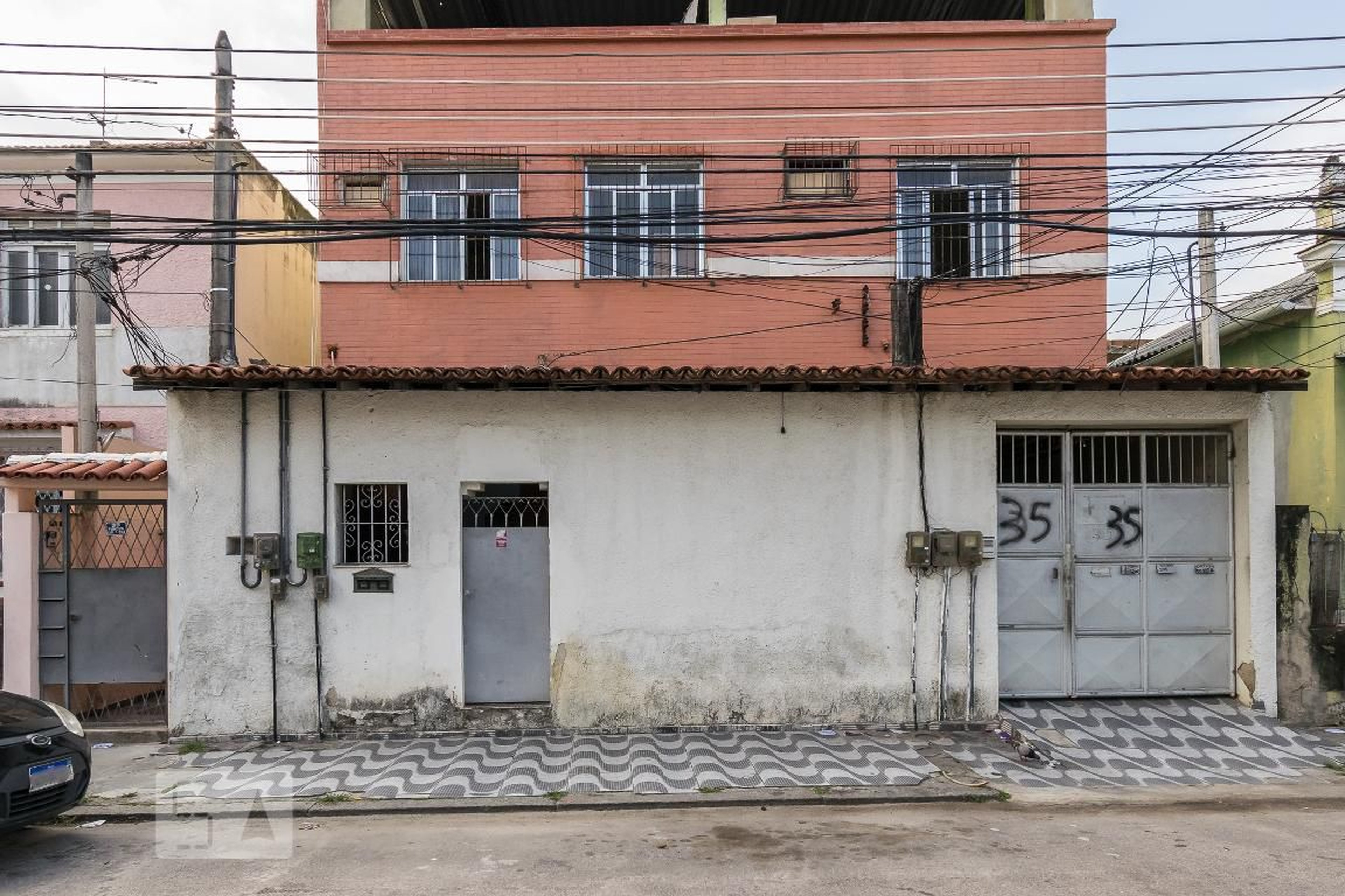 Fachada do prédio Condomínio Sargento Pinto de Oliveira 35