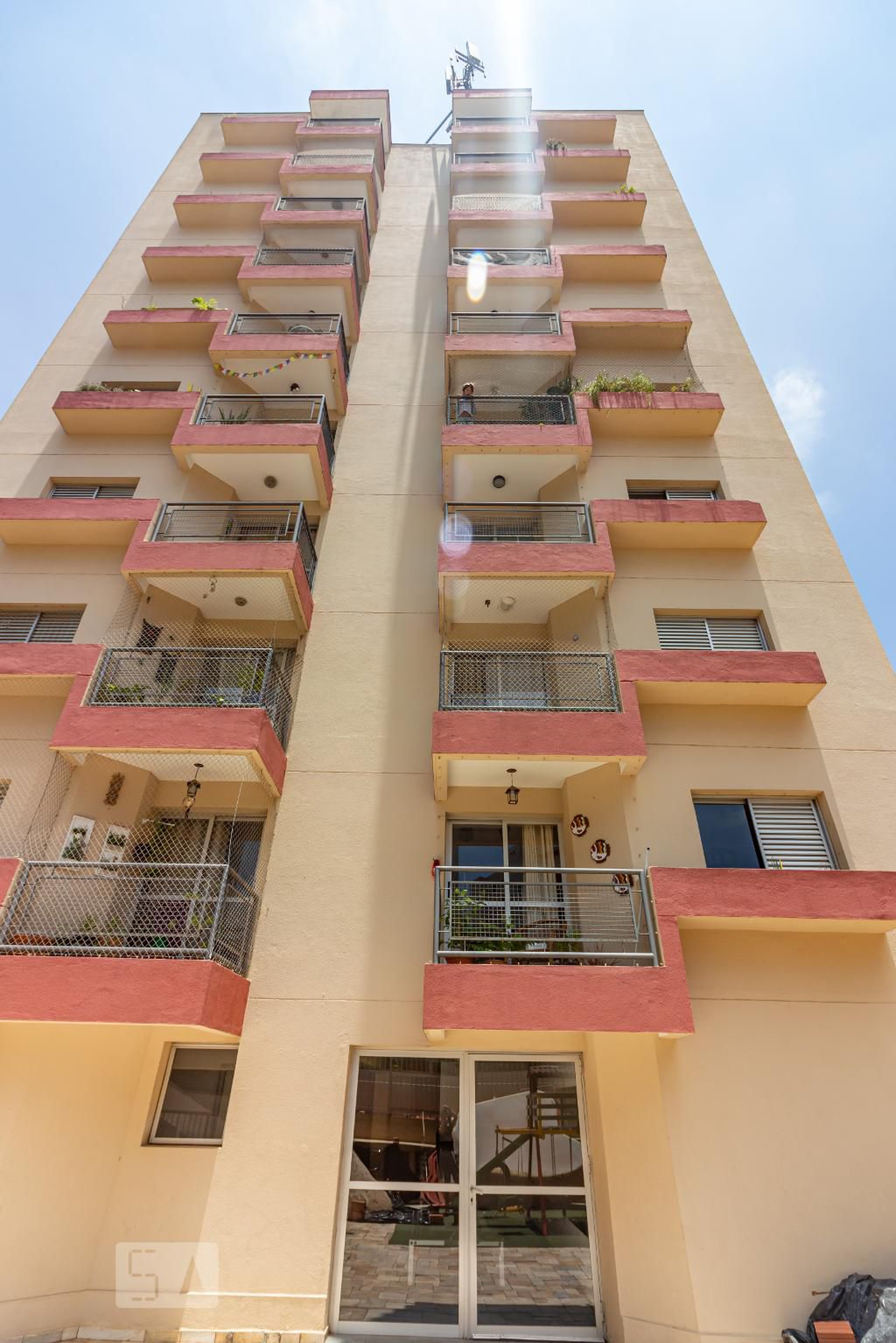 Fachada do Prédio Condomínio Almeria