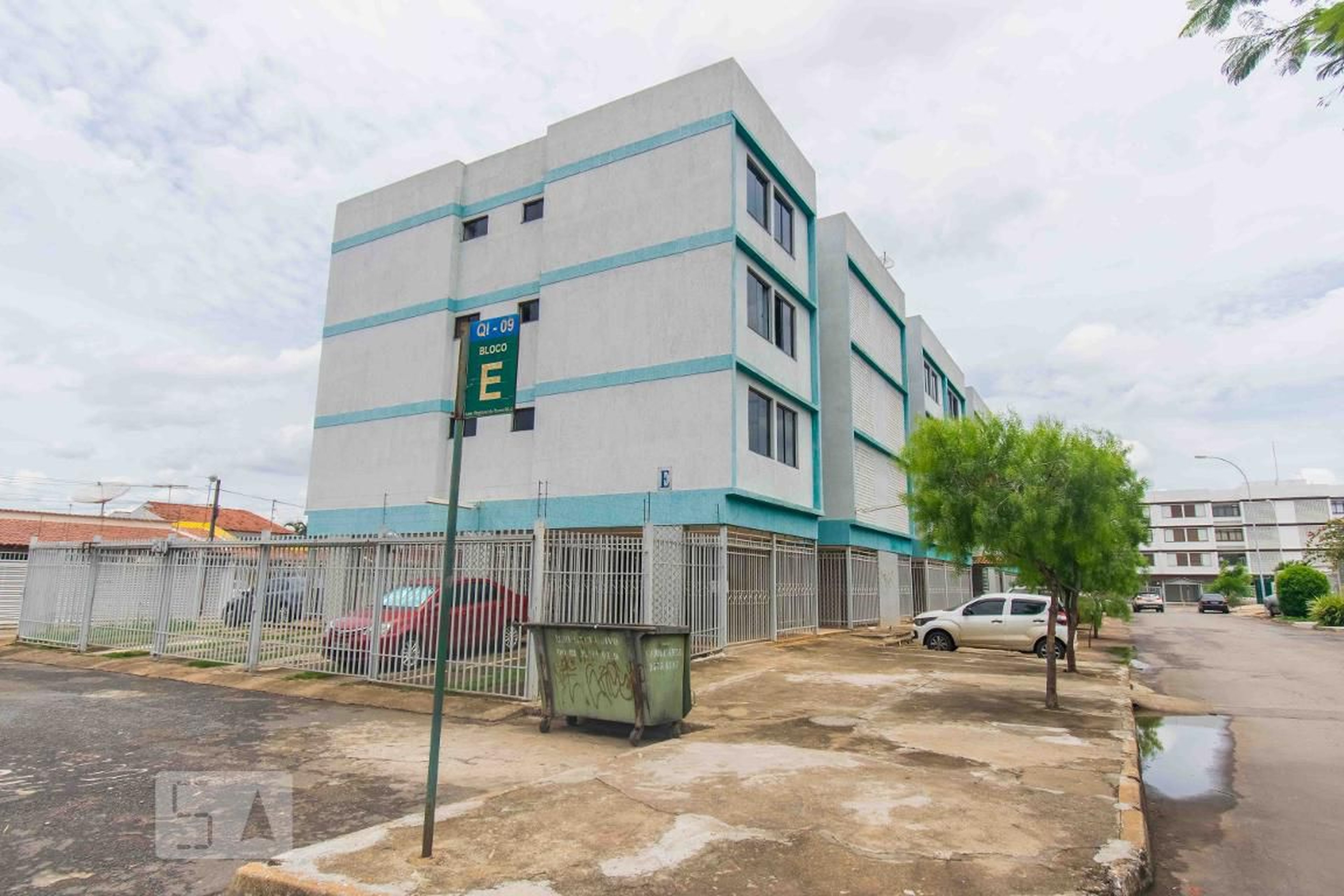 Fachada Condomínio em Qi 9, Bloco E