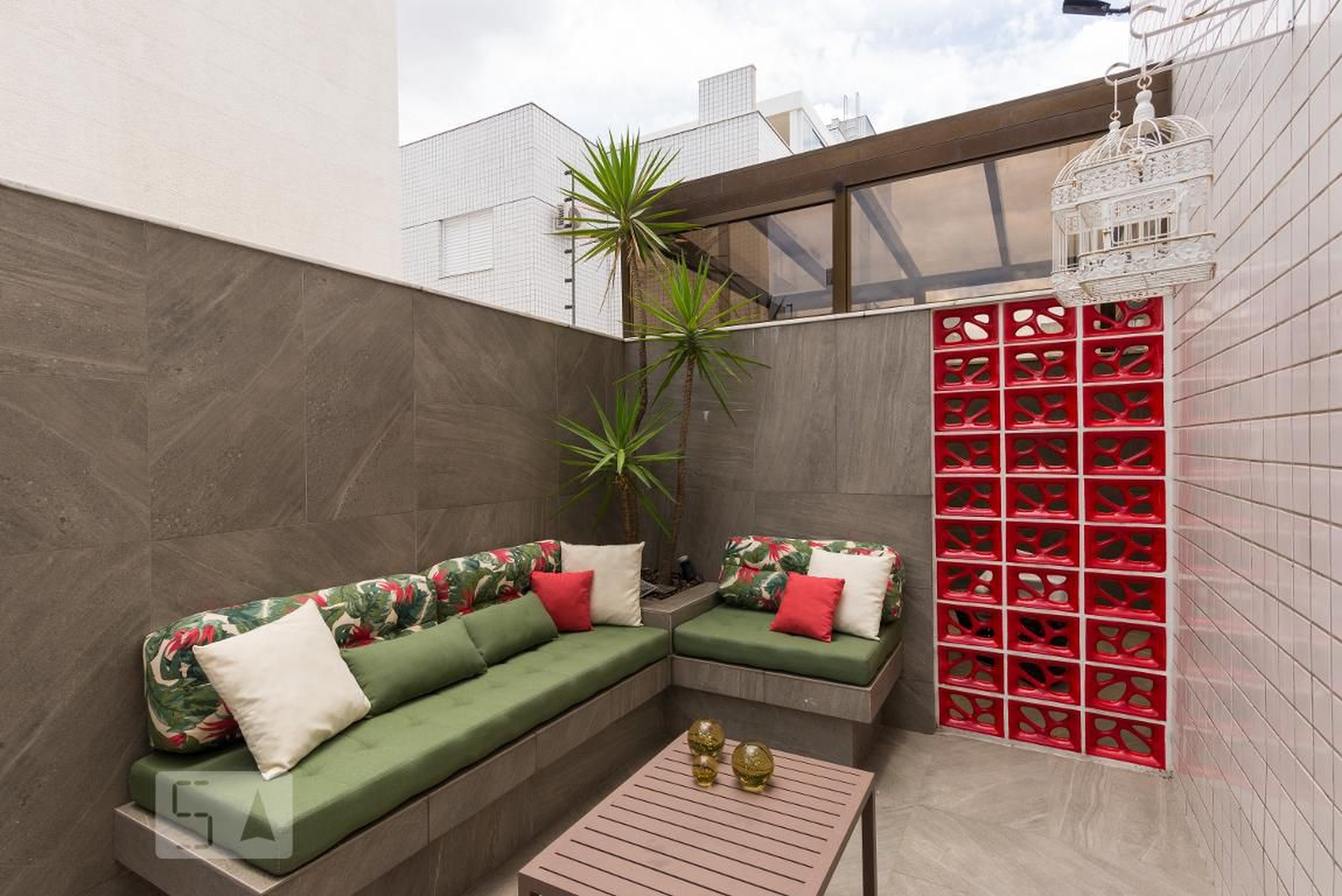 Área Externa Condomínio em Rua Castelo de Belmonte, 269