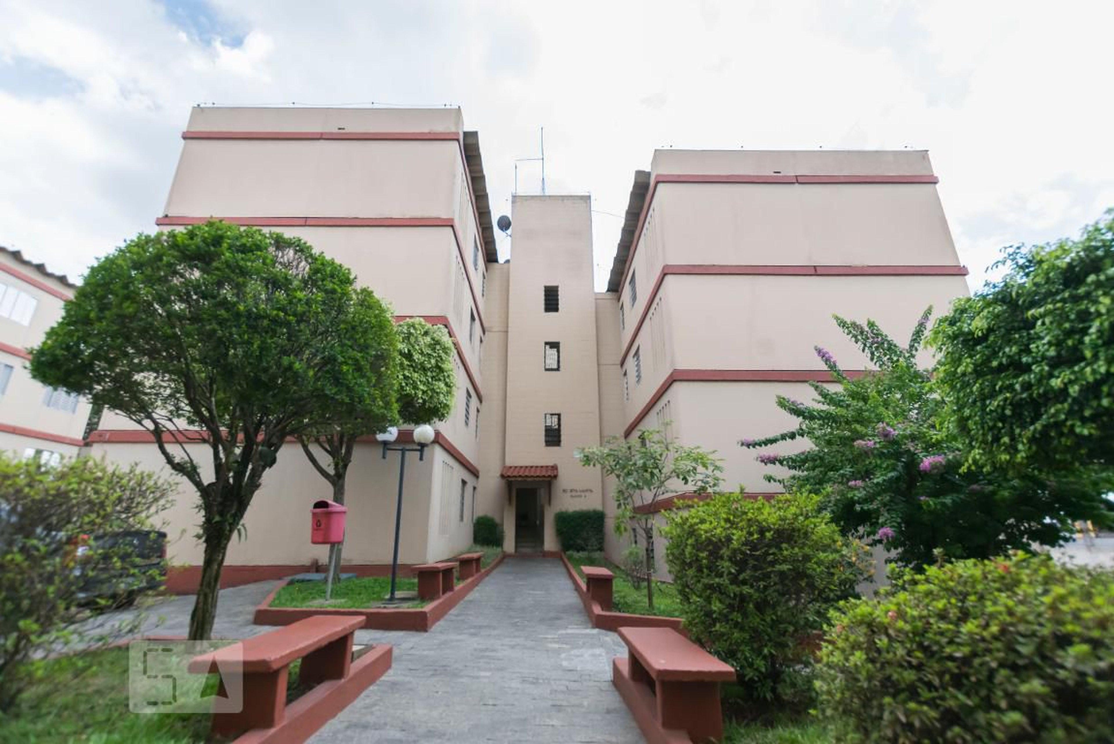 Fachada Condomínio em Rua Giovanni da Conegliano, 750