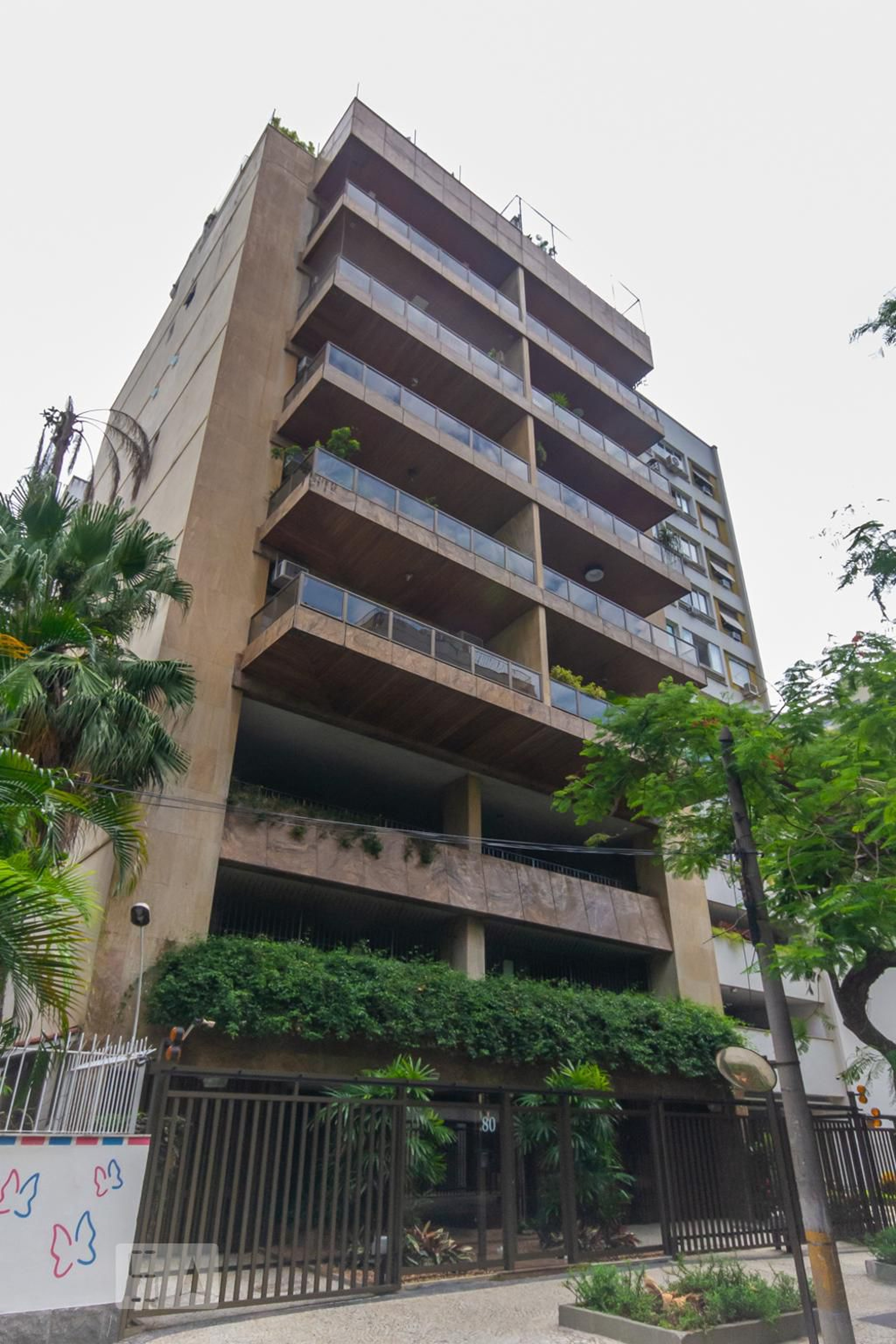 Fachada do Prédio Condomínio em Rua Alberto de Campos, 80