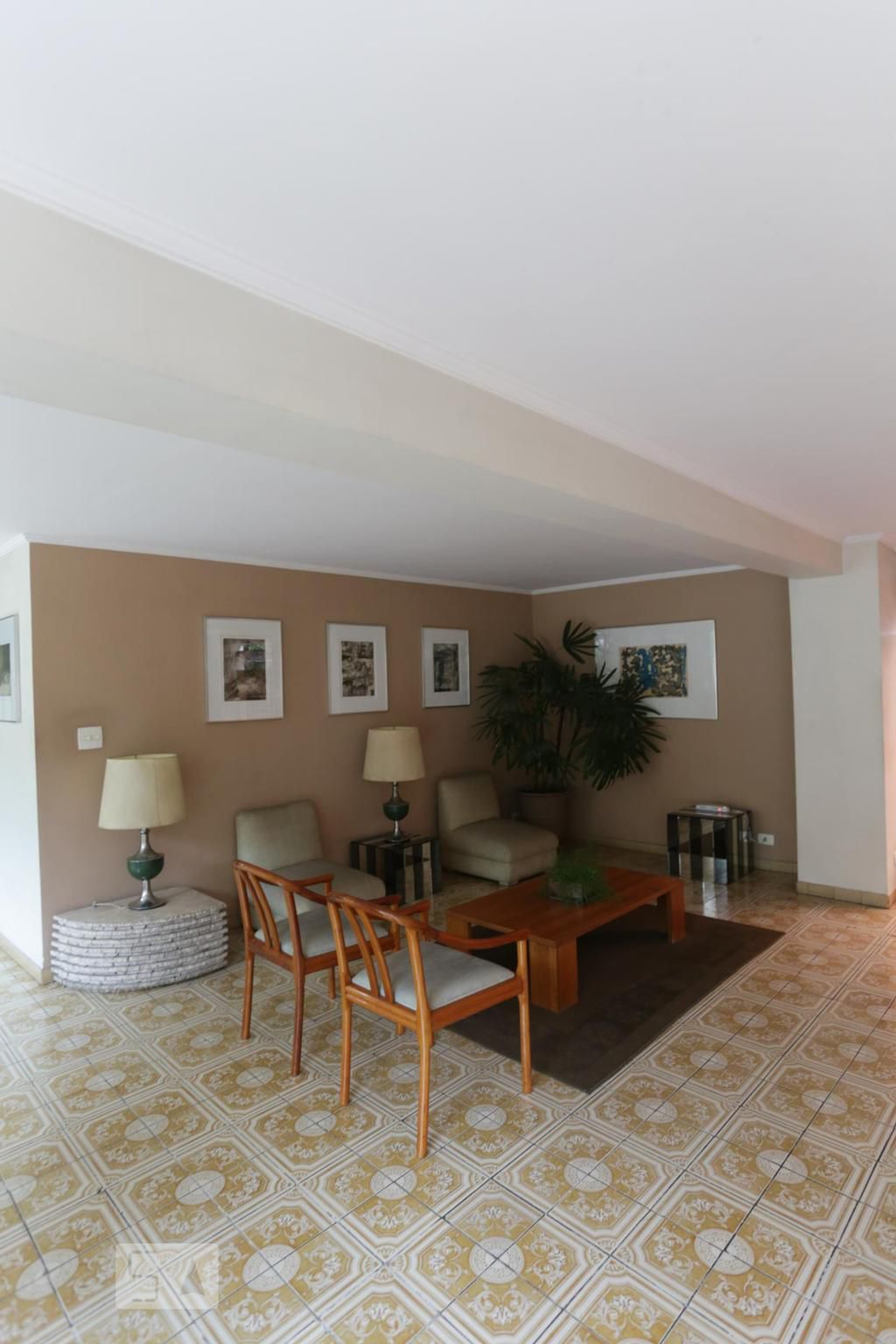 Hall - Edifício Solar dos Fidalgos