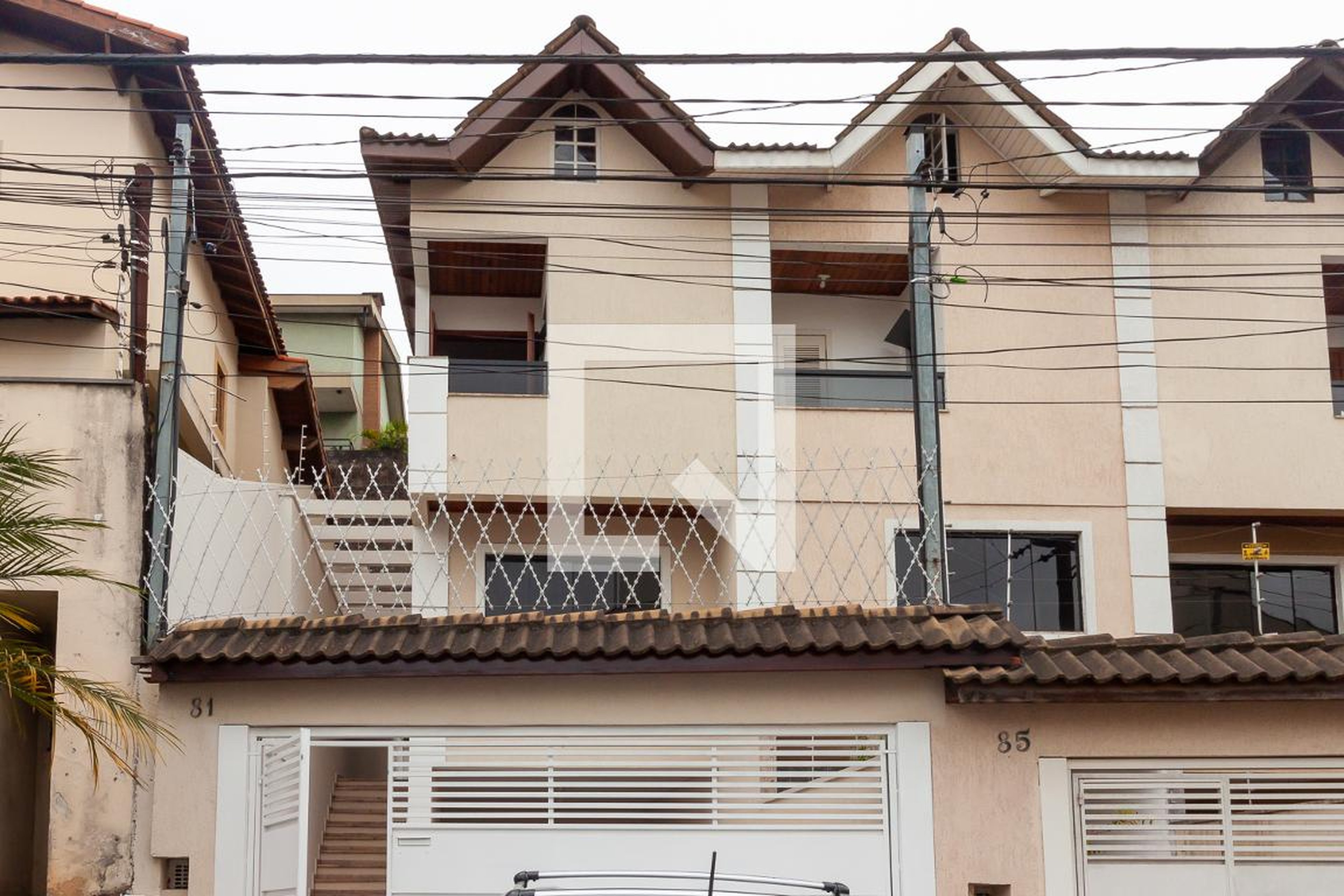 Fachada Condomínio em Rua Professor Celso Quirino dos Santos, 81