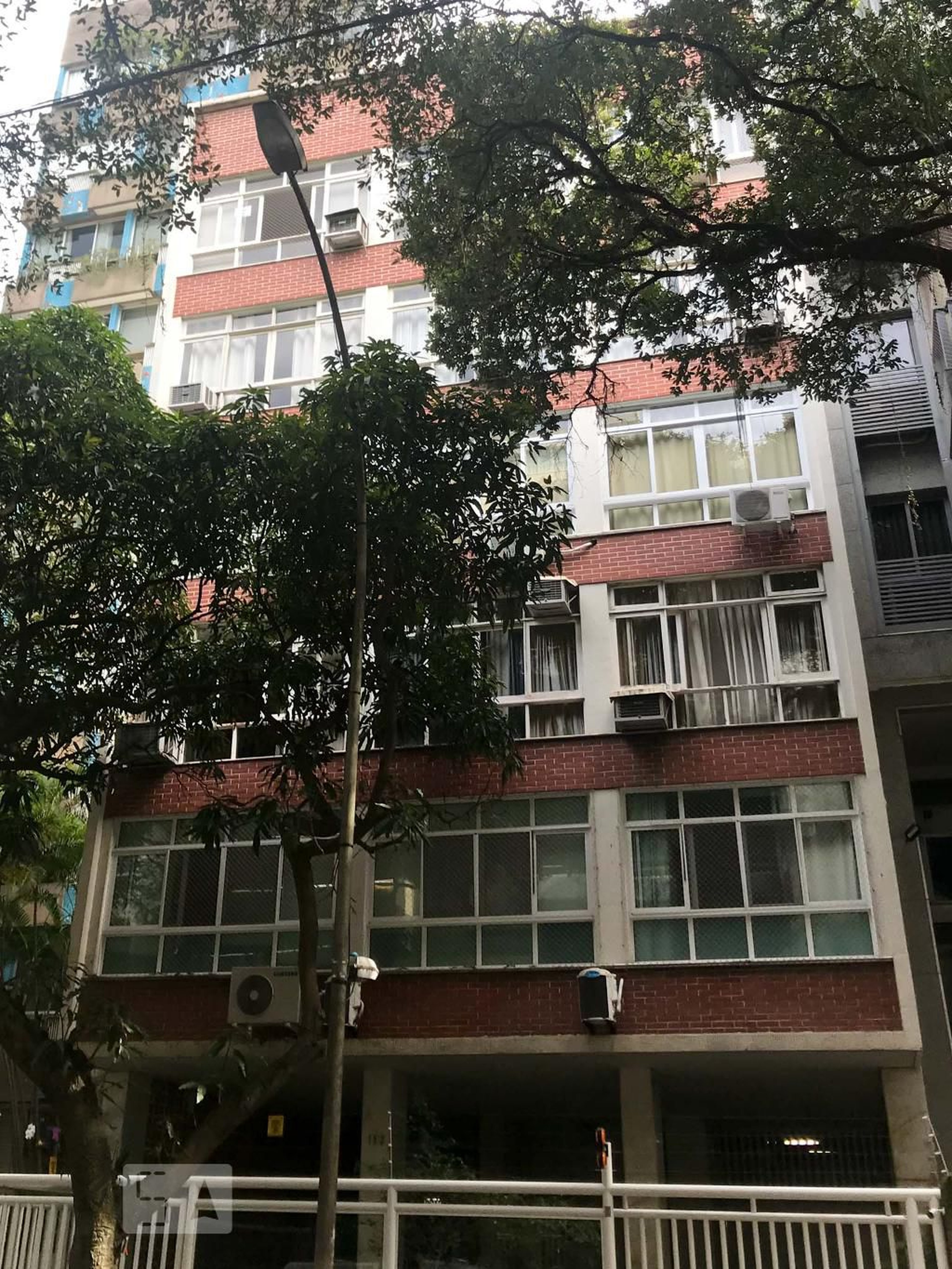 Fachada do Prédio Condomínio em Rua Nascimento Silva, 183