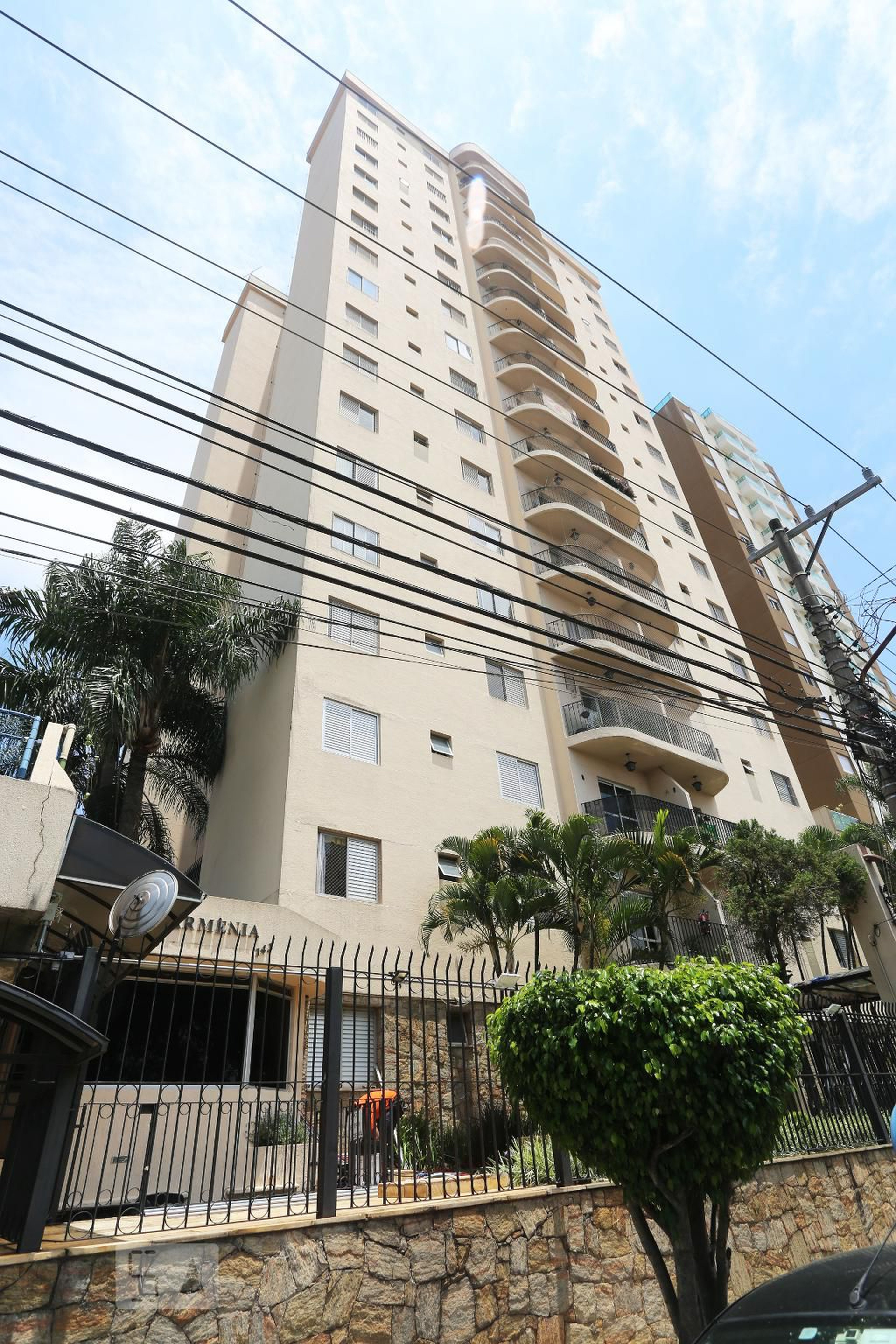 Fachada do Condomínio Condomínio Armenia