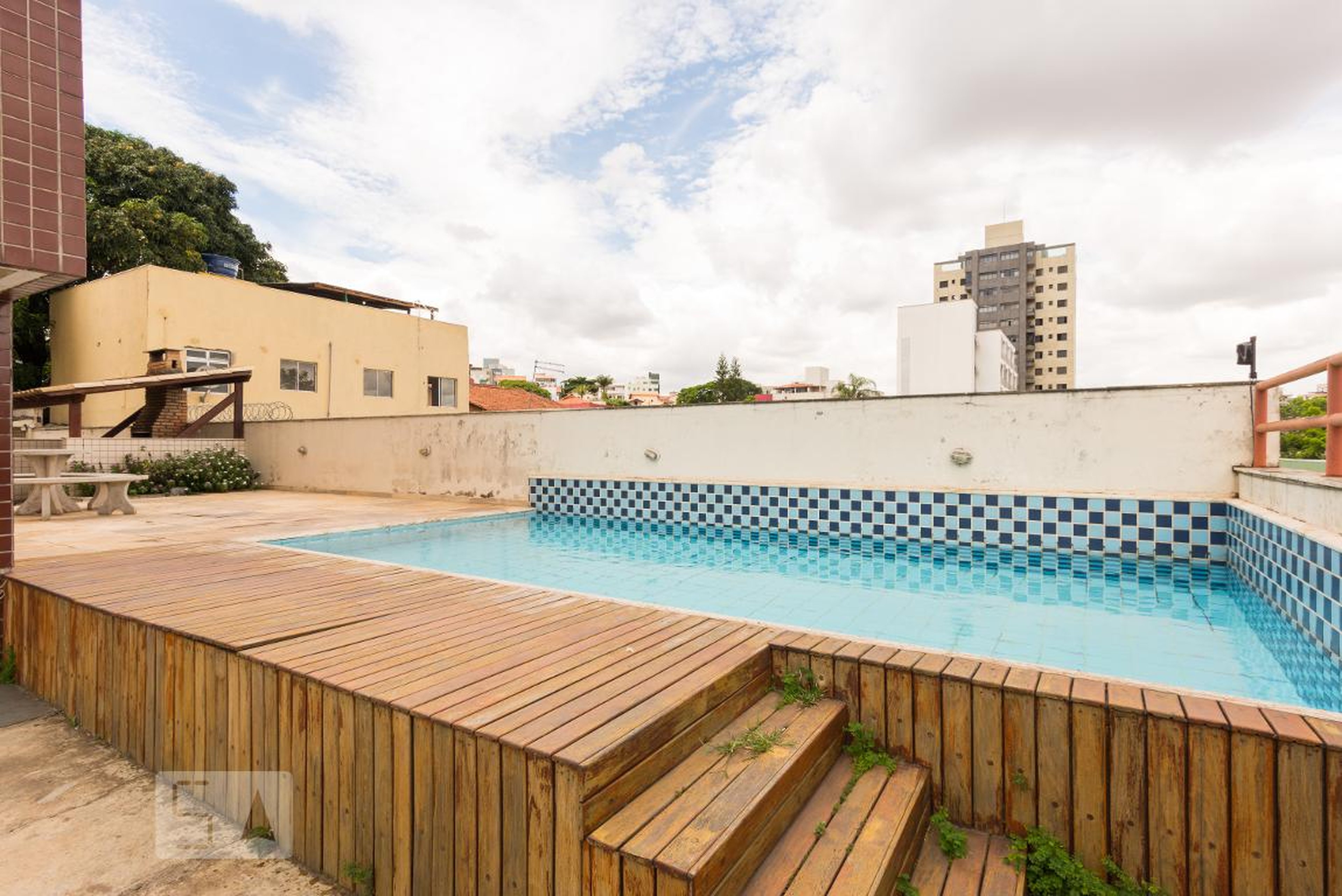 Piscina - Amanda Álvares Pereira