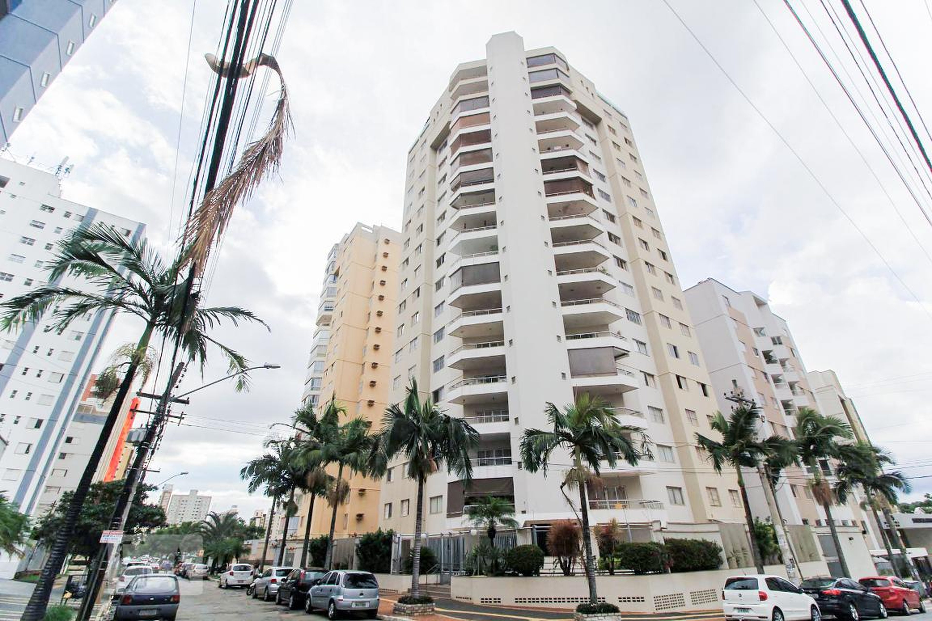 Fachada do Condomínio Edifício Cabiuna