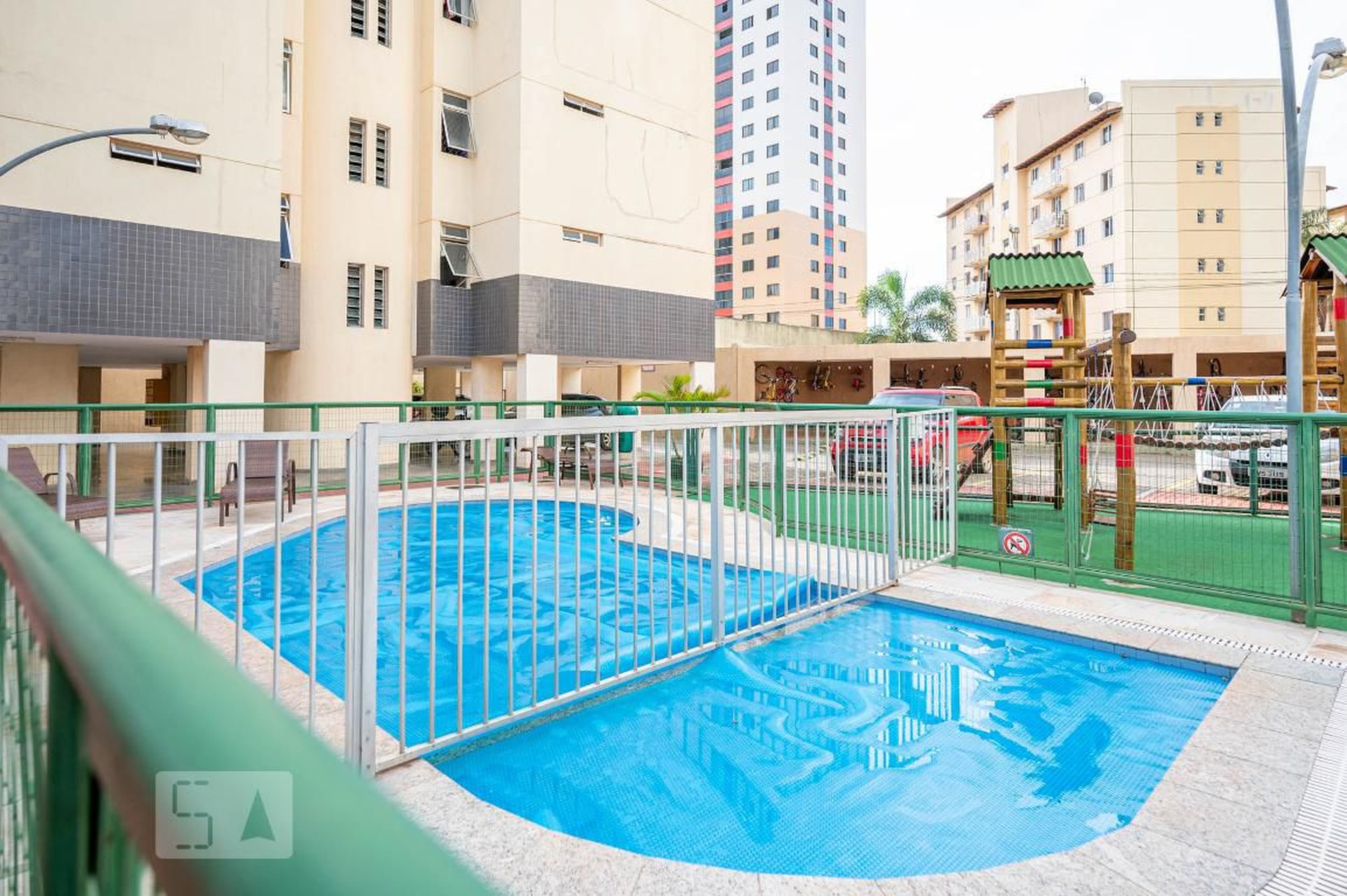 Piscina - Ed. Dominium