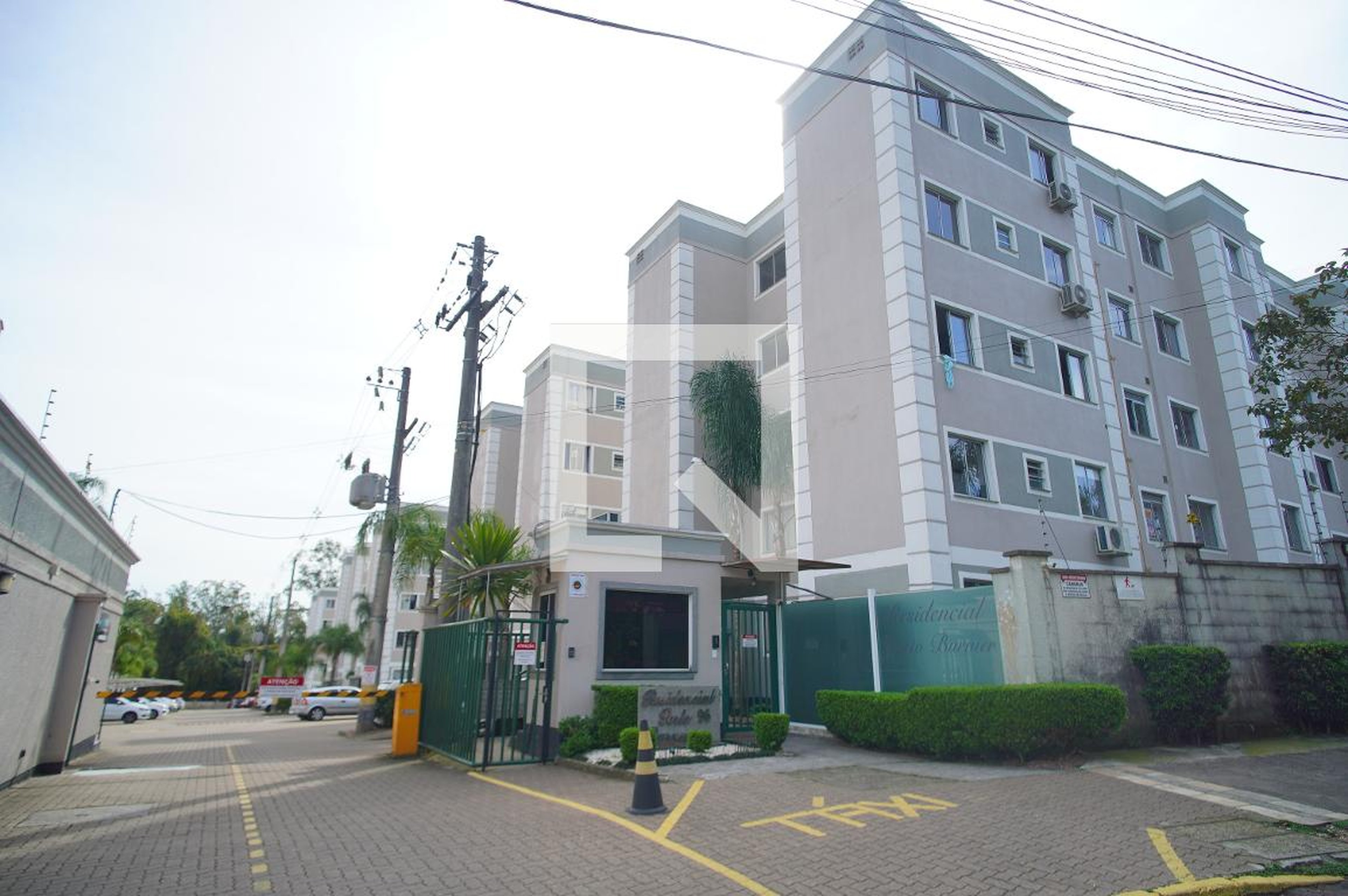 Fachada do Condomínio Condomínio MRV Parque Porto Burnier