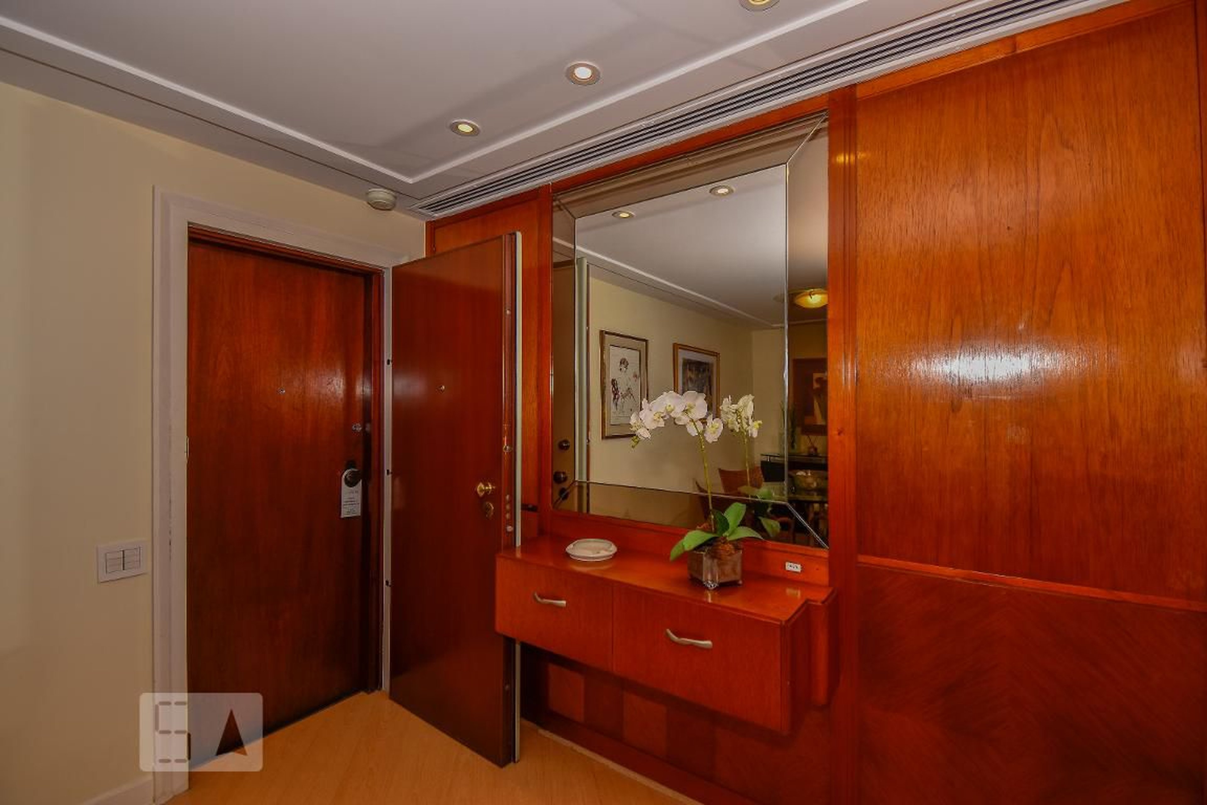 Entrada - Country Residence Service