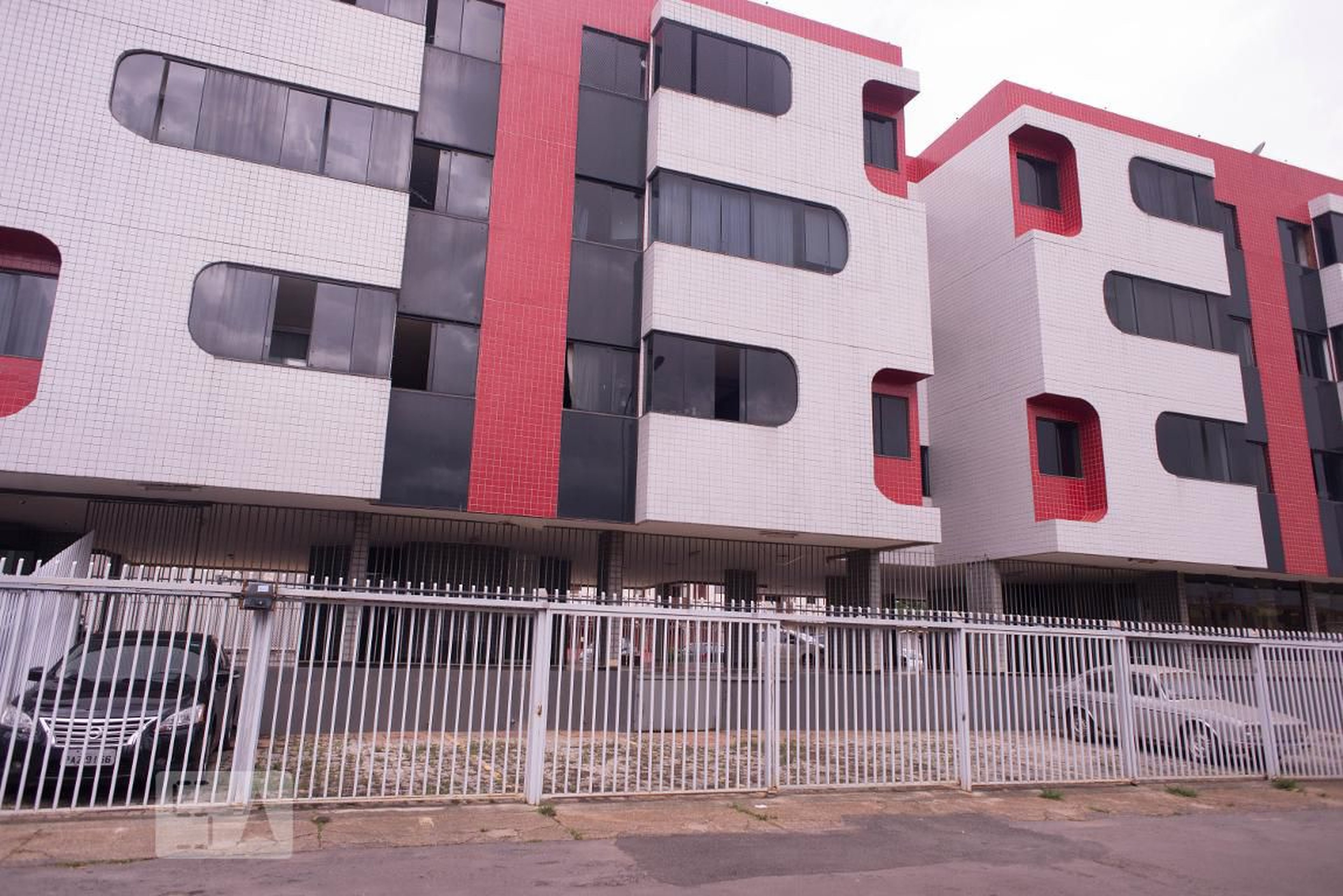 Fachada Condomínio em Qi 12 Bloco E, 302