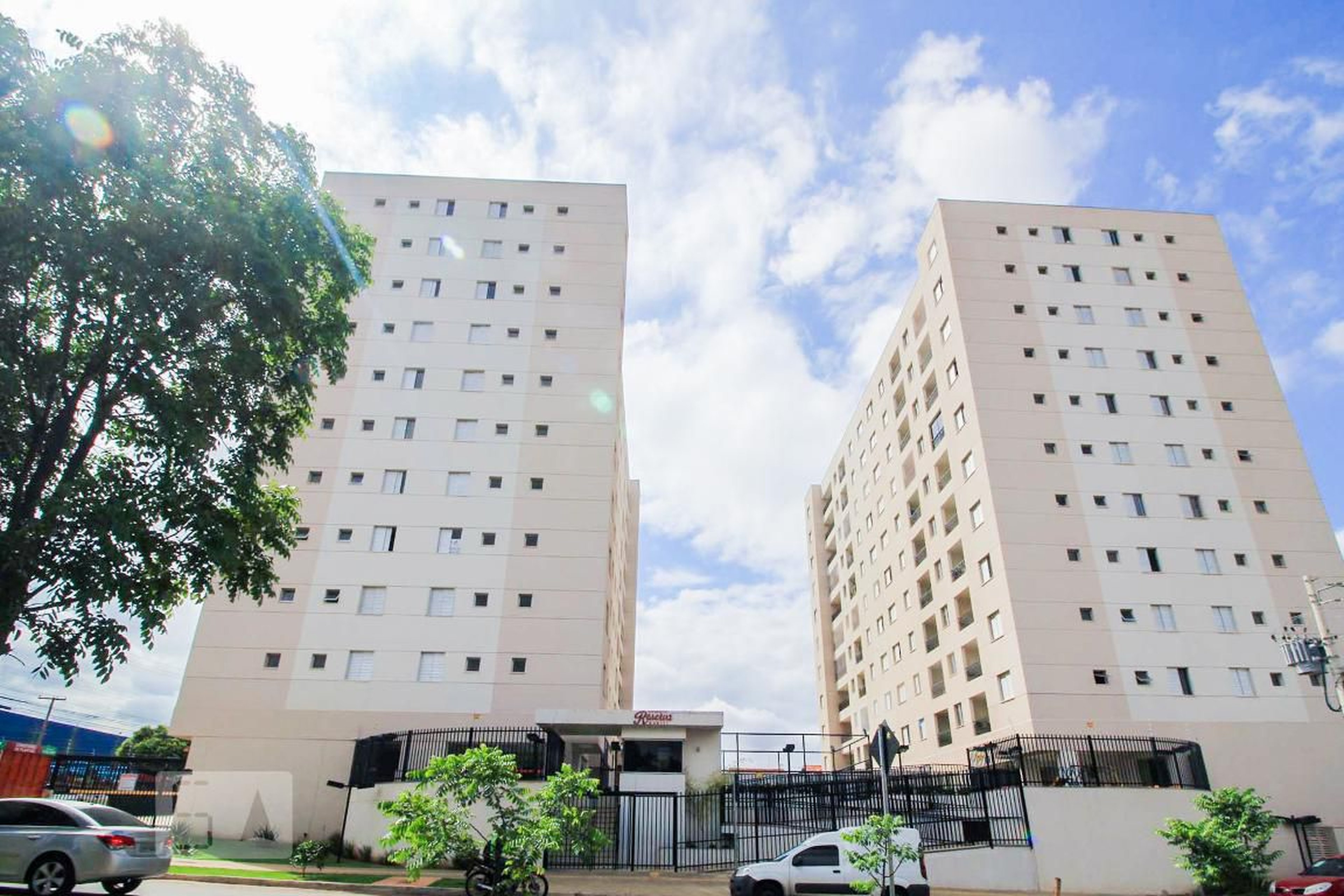 Fachada do Condomínio Condomínio em Avenida Vitória, 51