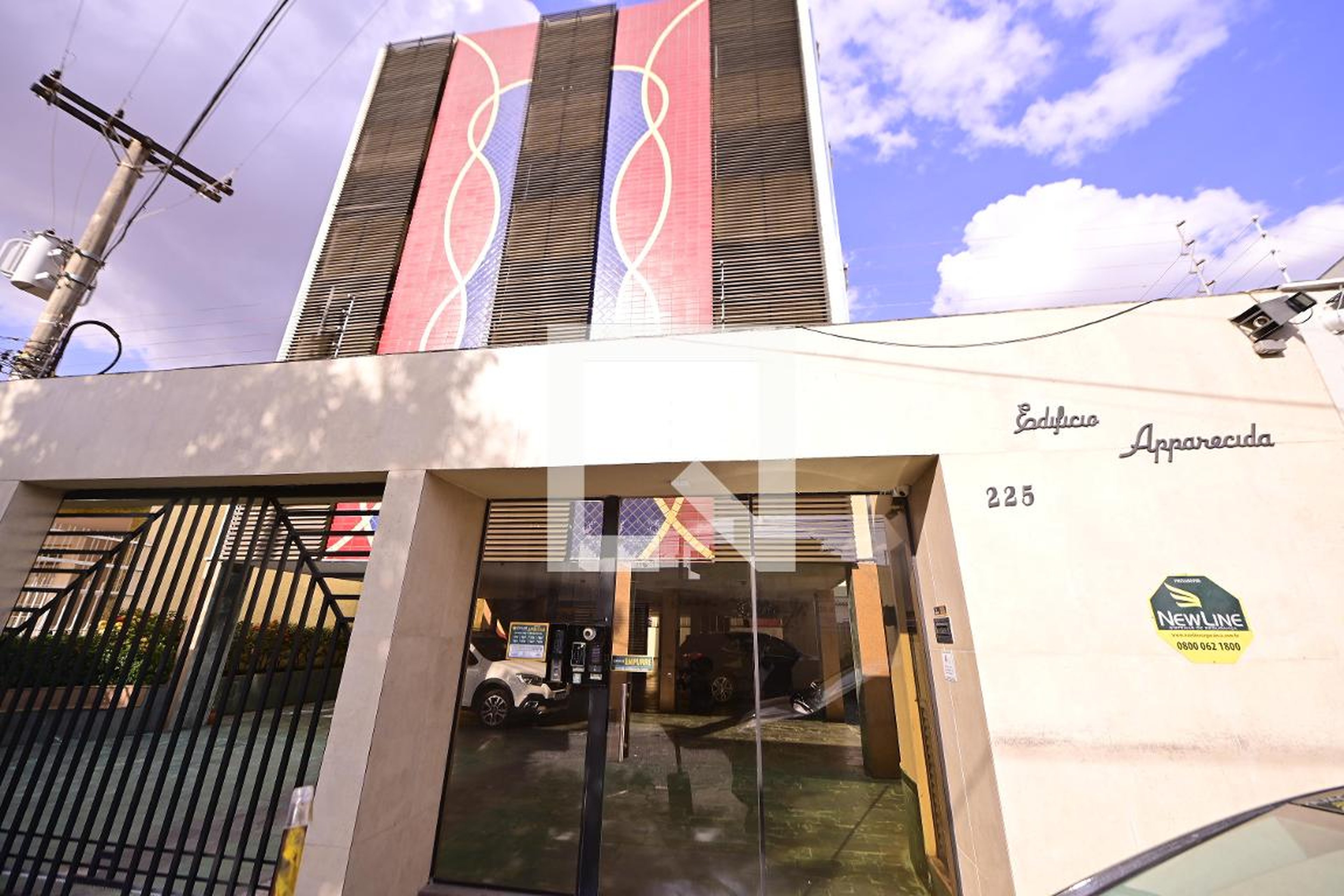 Fachada Condomínio em Rua 95, 225