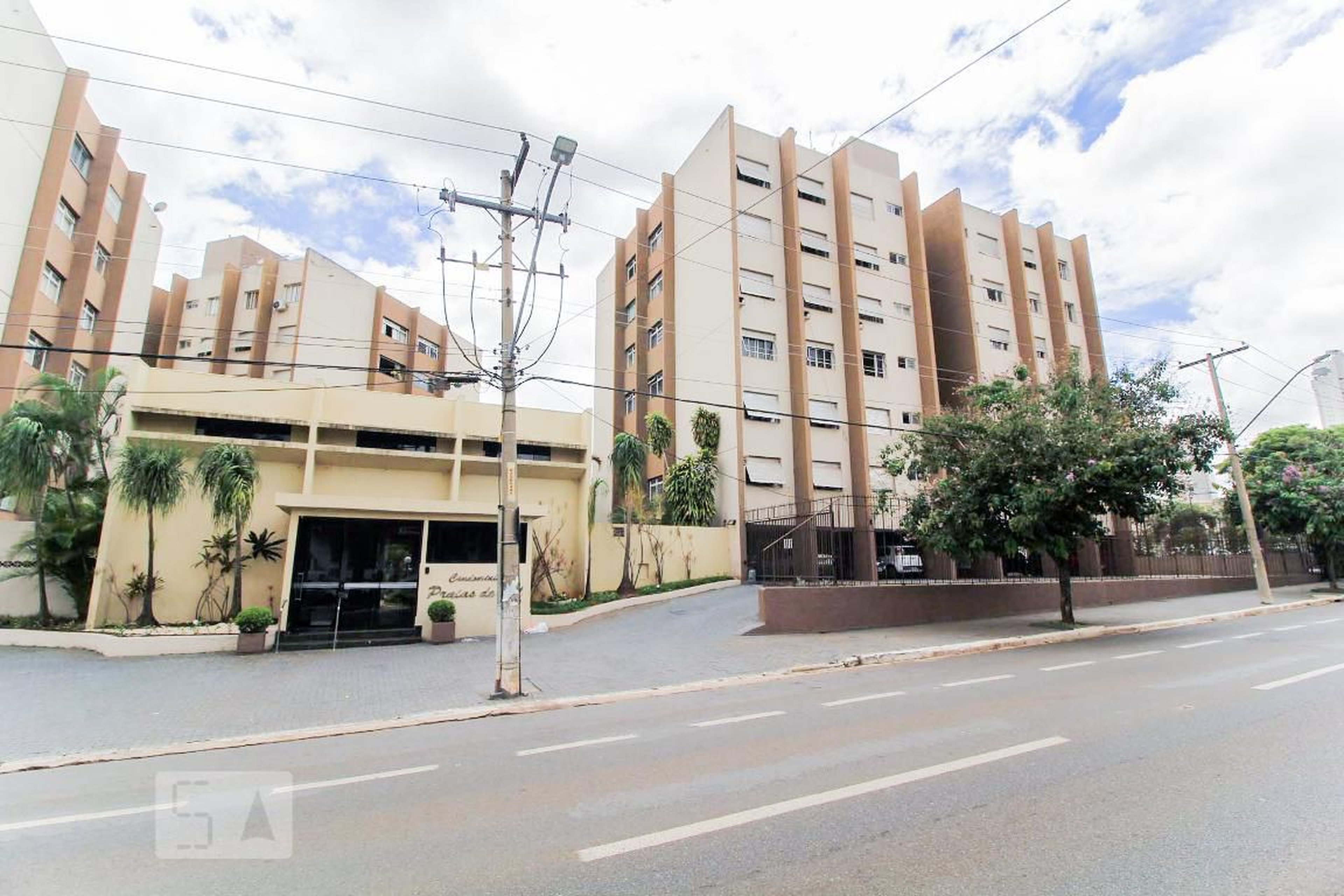 Fachada do Condomínio Condomínio Praias do sol