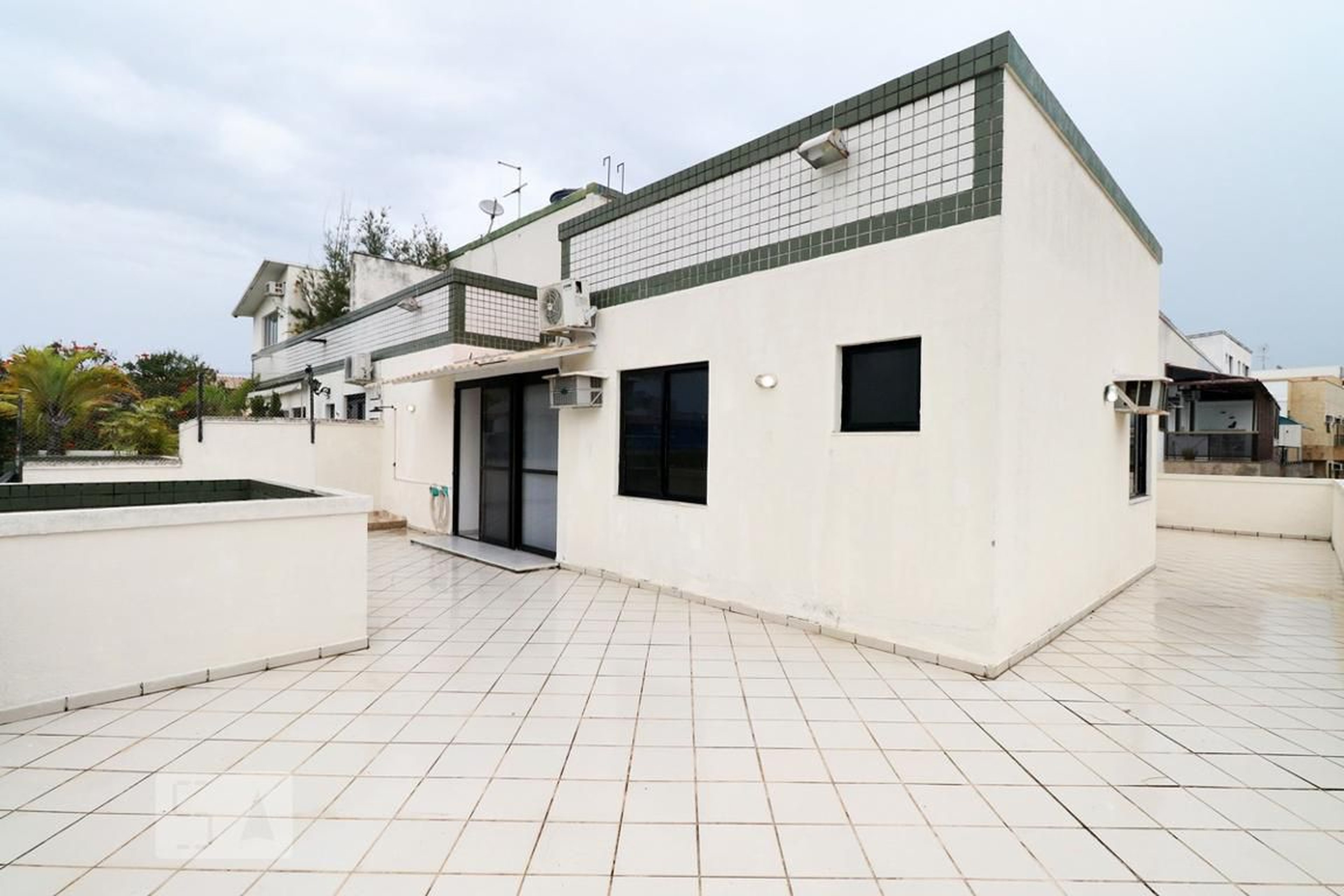 Área Externa Condomínio em Rua Clóvis Salgado, 181