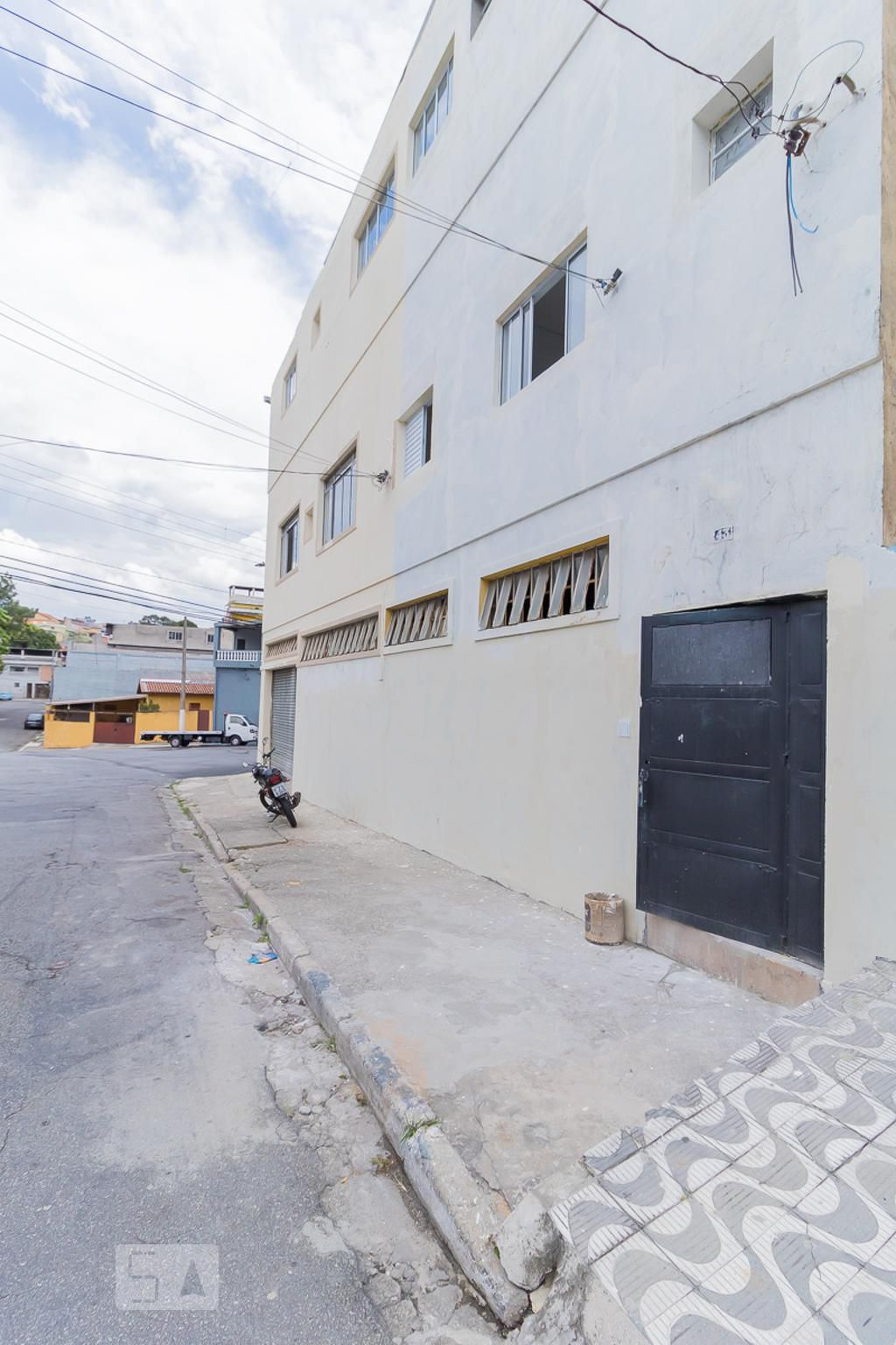 Fachada Condomínio em Rua Joaquim Rosa da Silva, 43