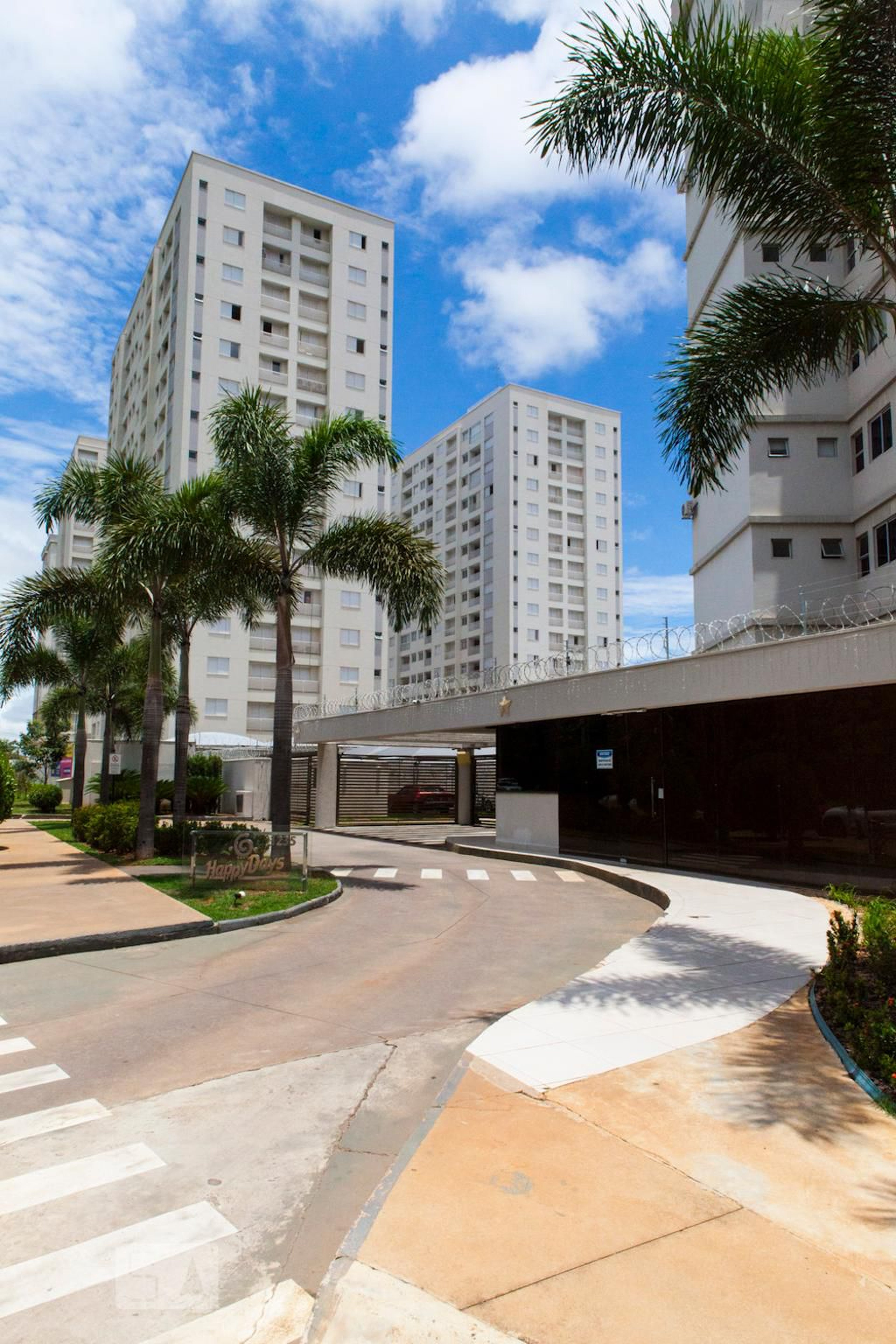 Fachada do Condomínio Condomínio Happy Days