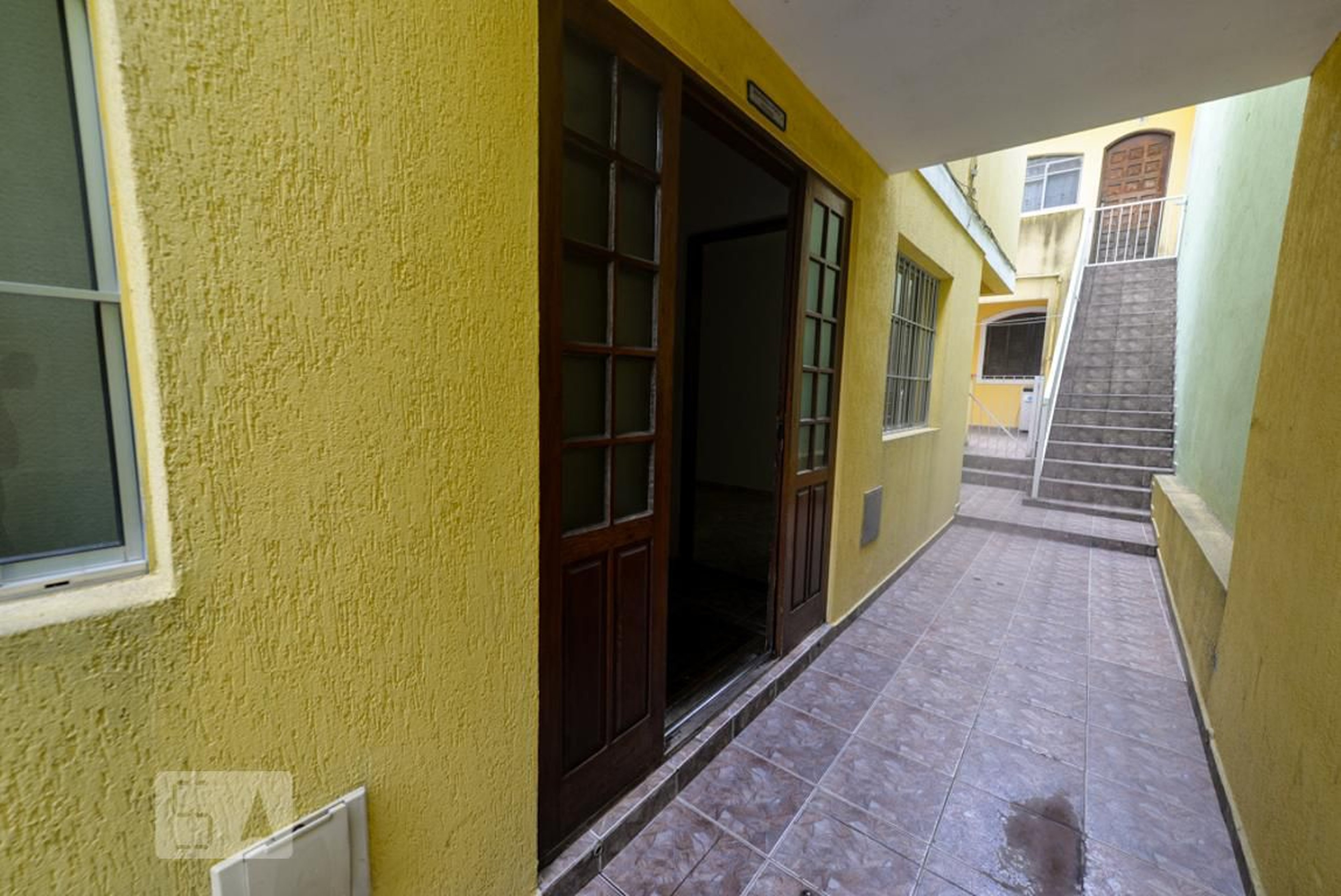 Entrada Condomínio em Rua Sebastião dos Santos, 546