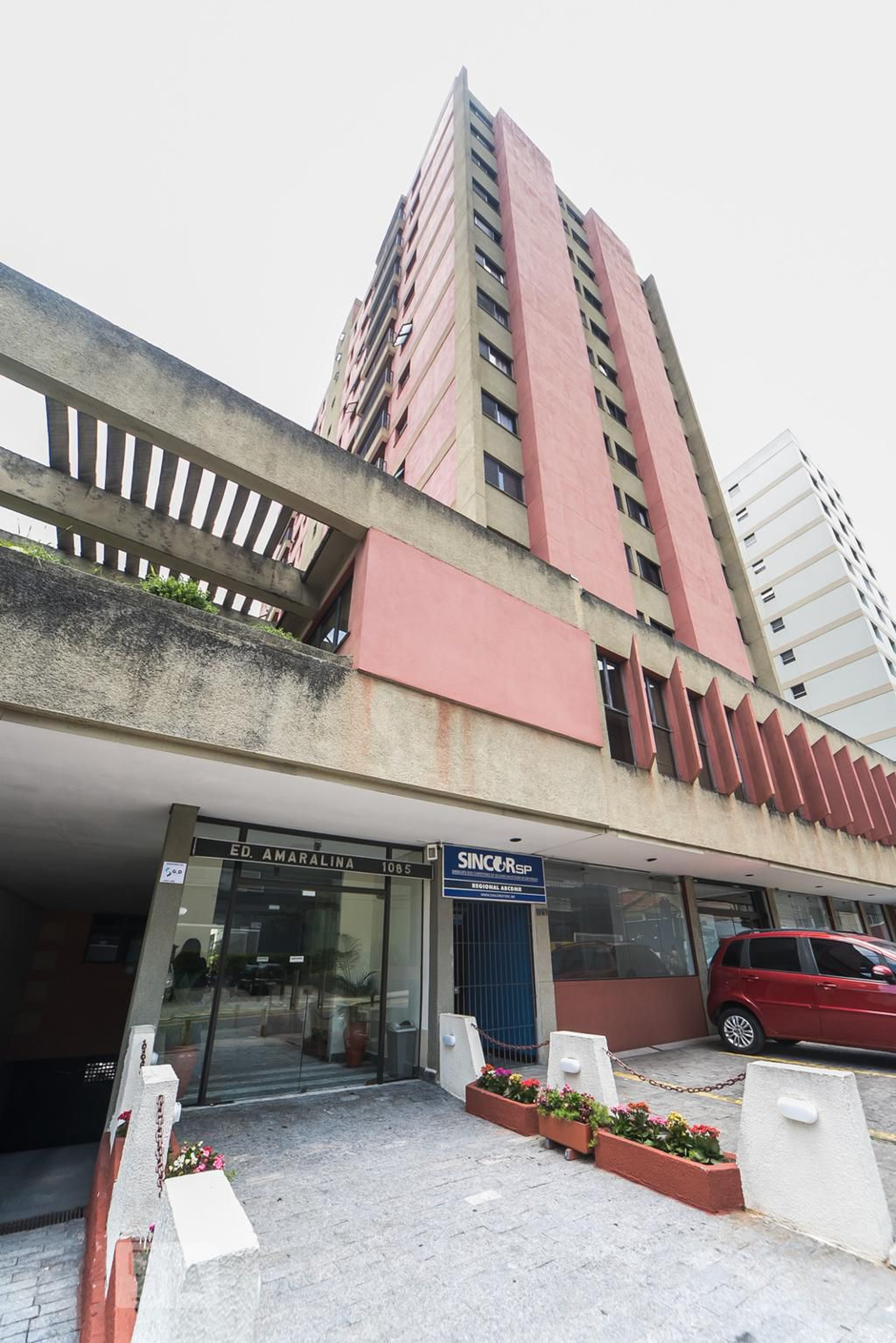 Fachada do Condomínio Edifício Amaralina