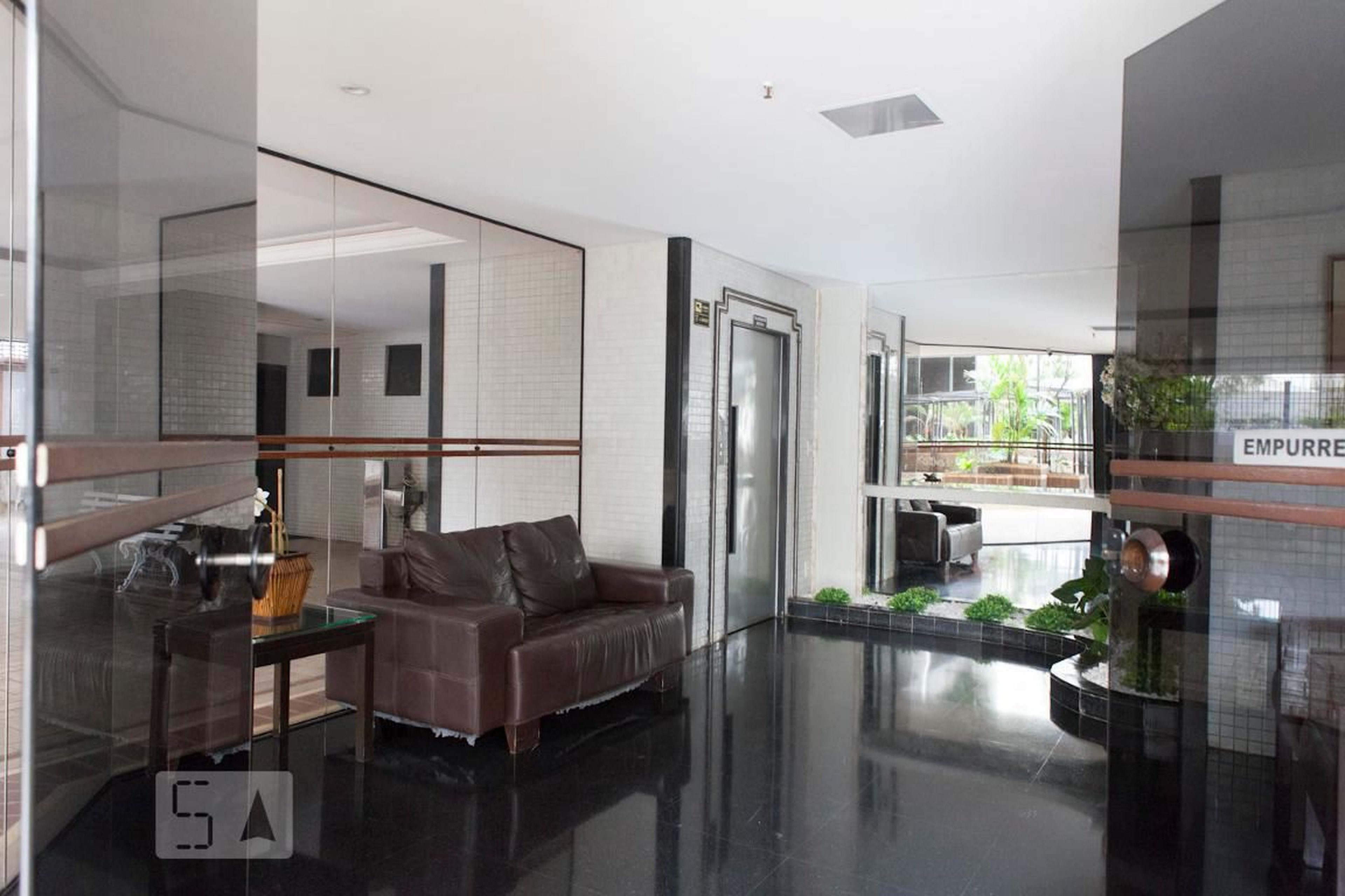 Hall de Entrada Condomínio Principado de Mônaco