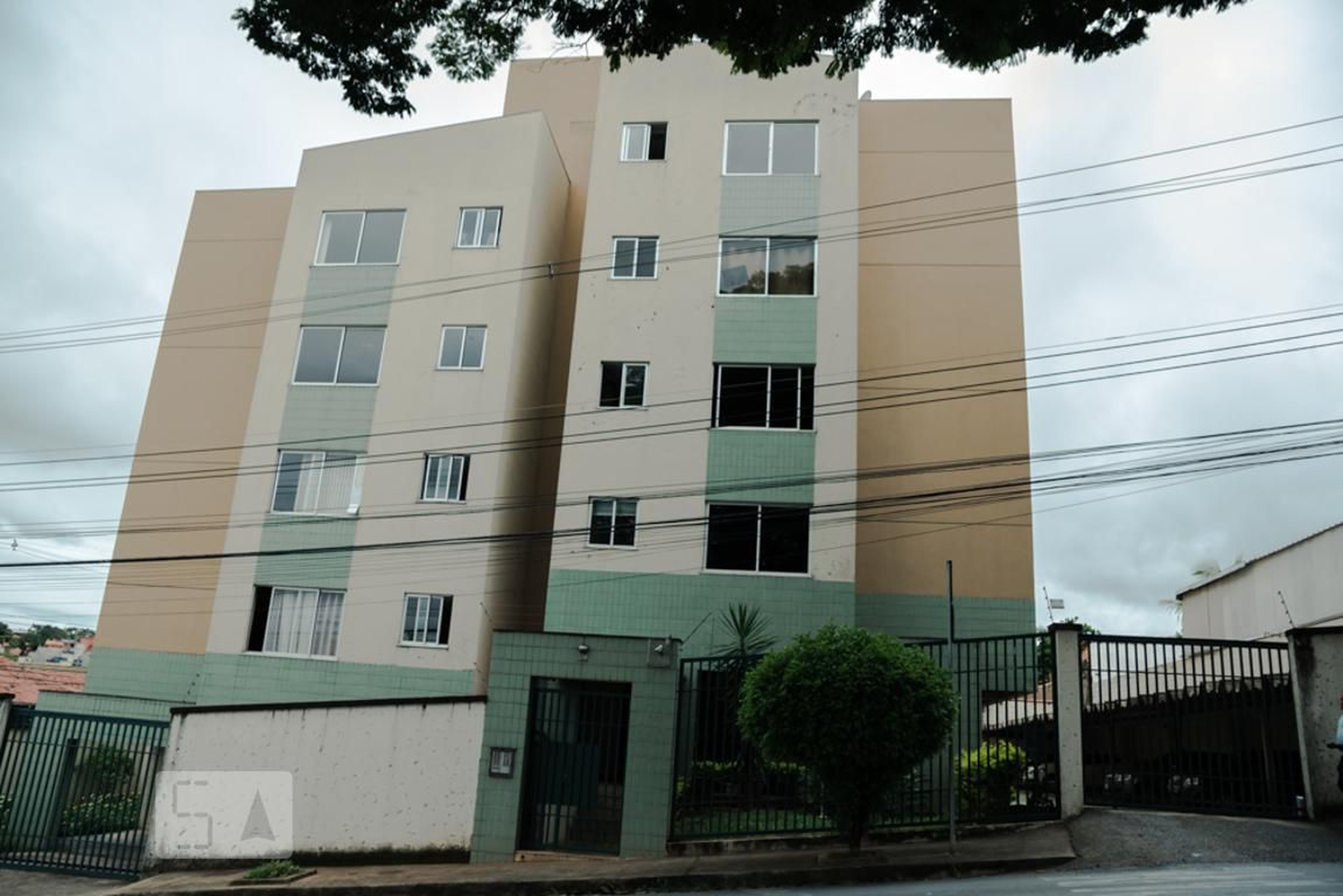 Fachada do Condomínio Condomínio Res. Barcelona