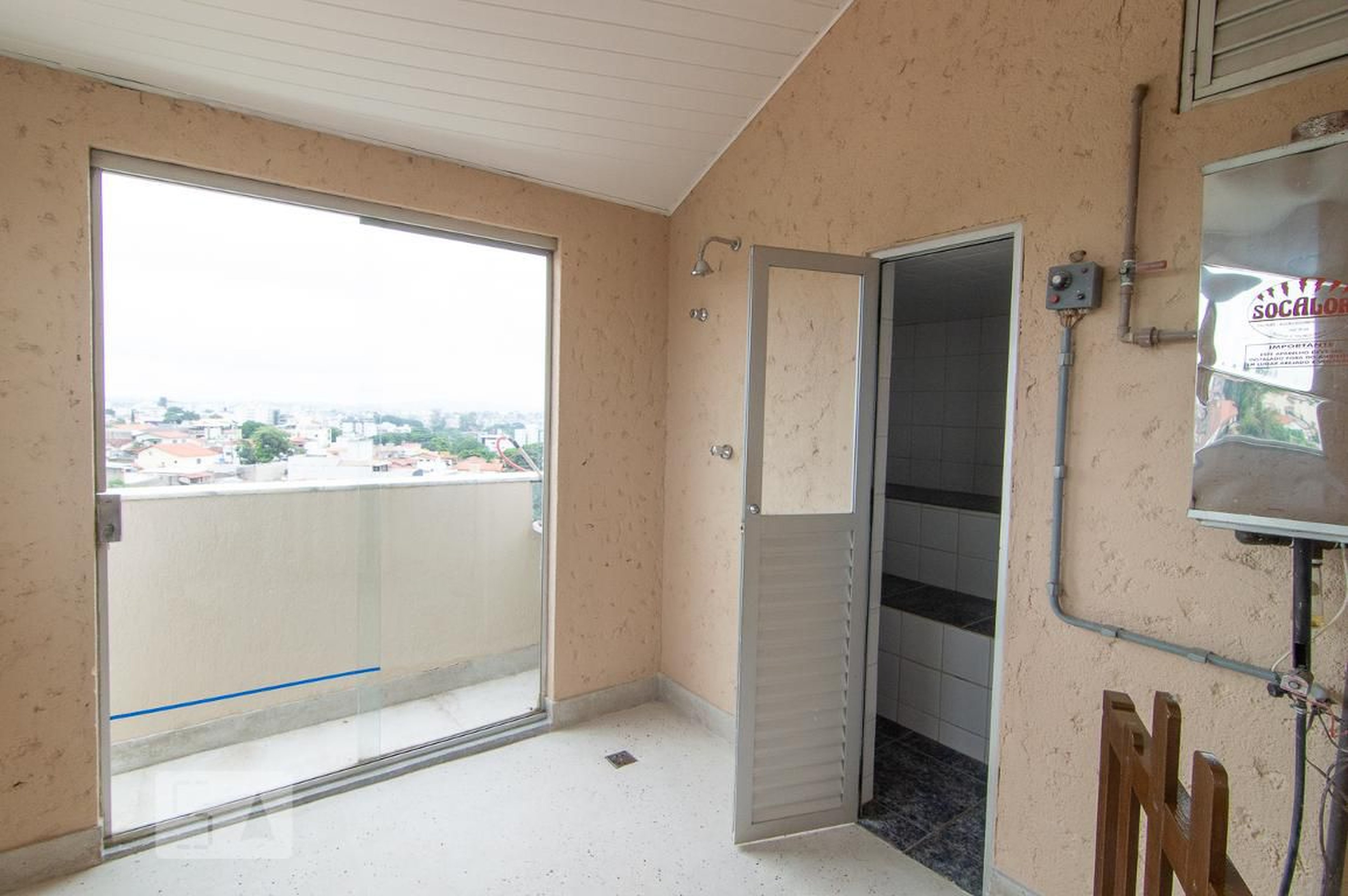 Área comum - Henrique Idália