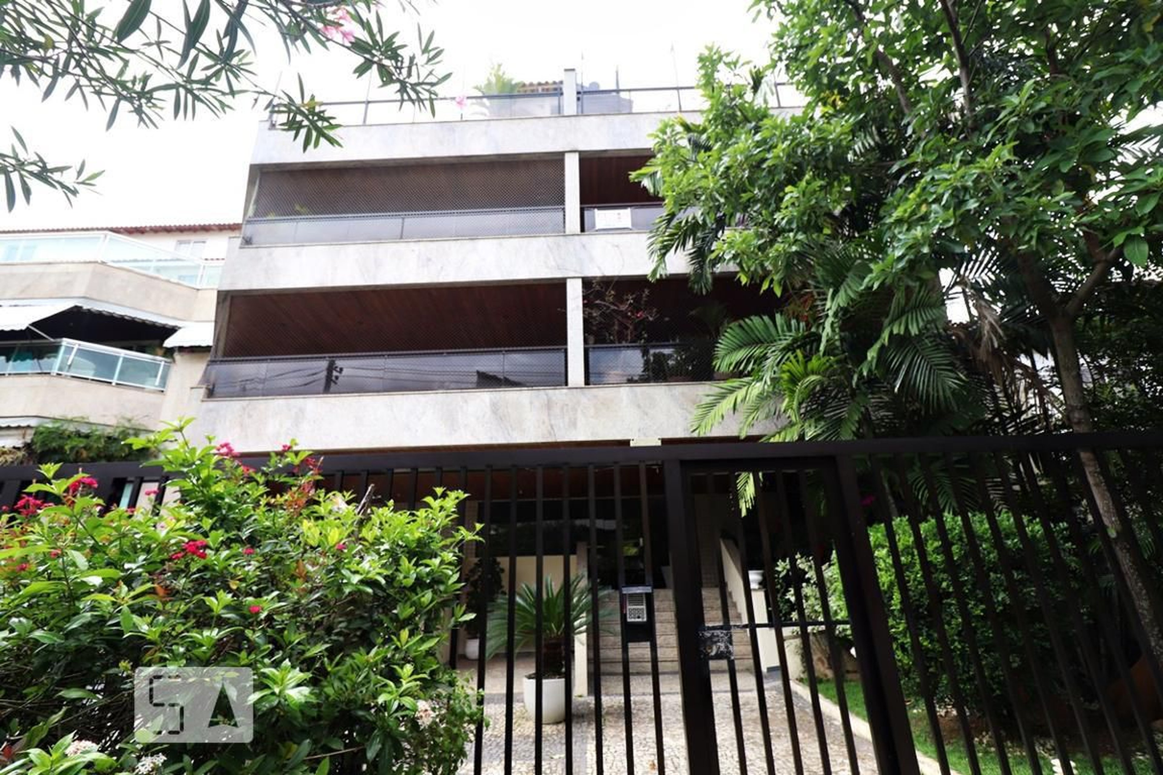 Fachada Condomínio em Rua São Francisco de Assis, 7