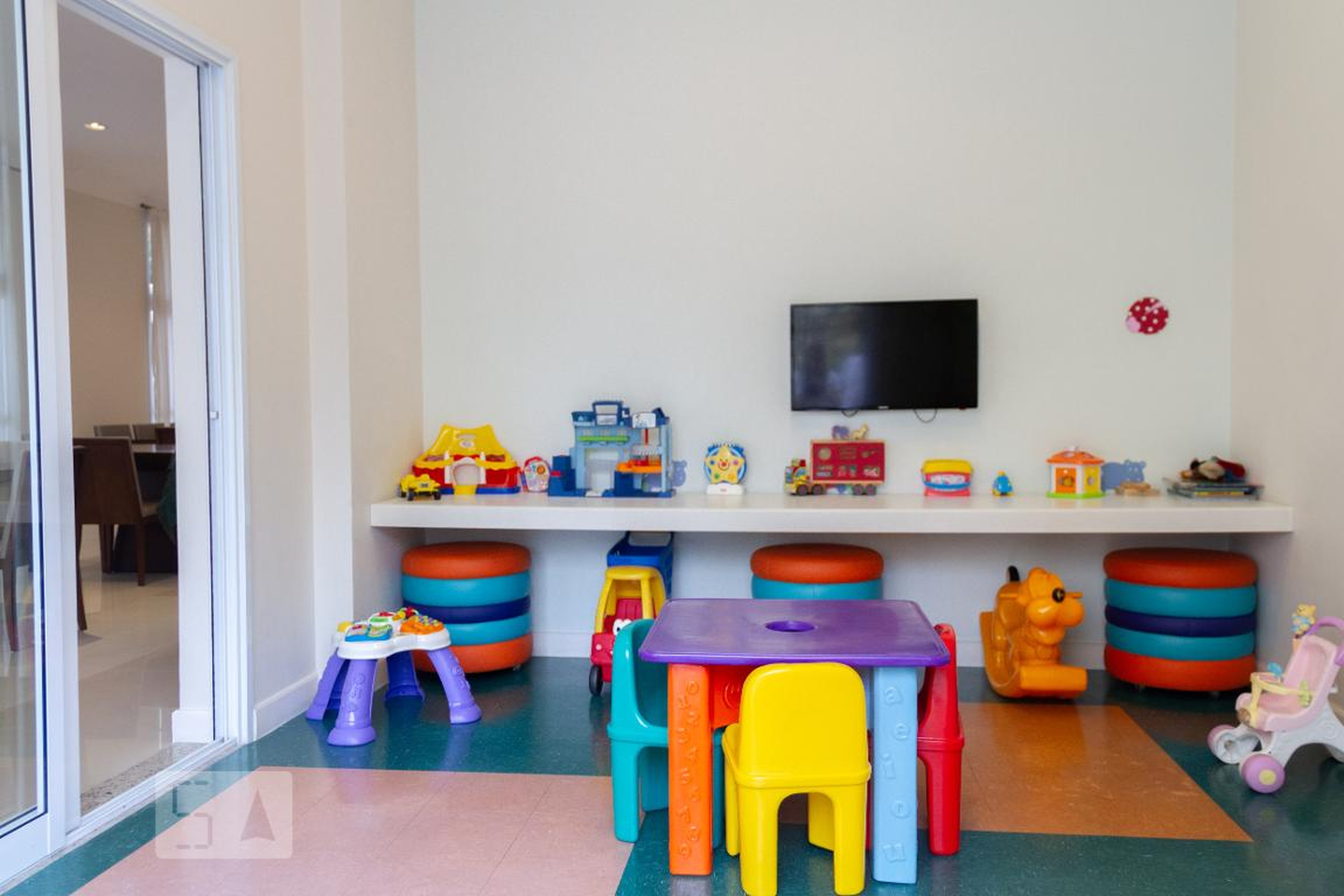 Playground - RUA Doutor Homem de Melo, 838