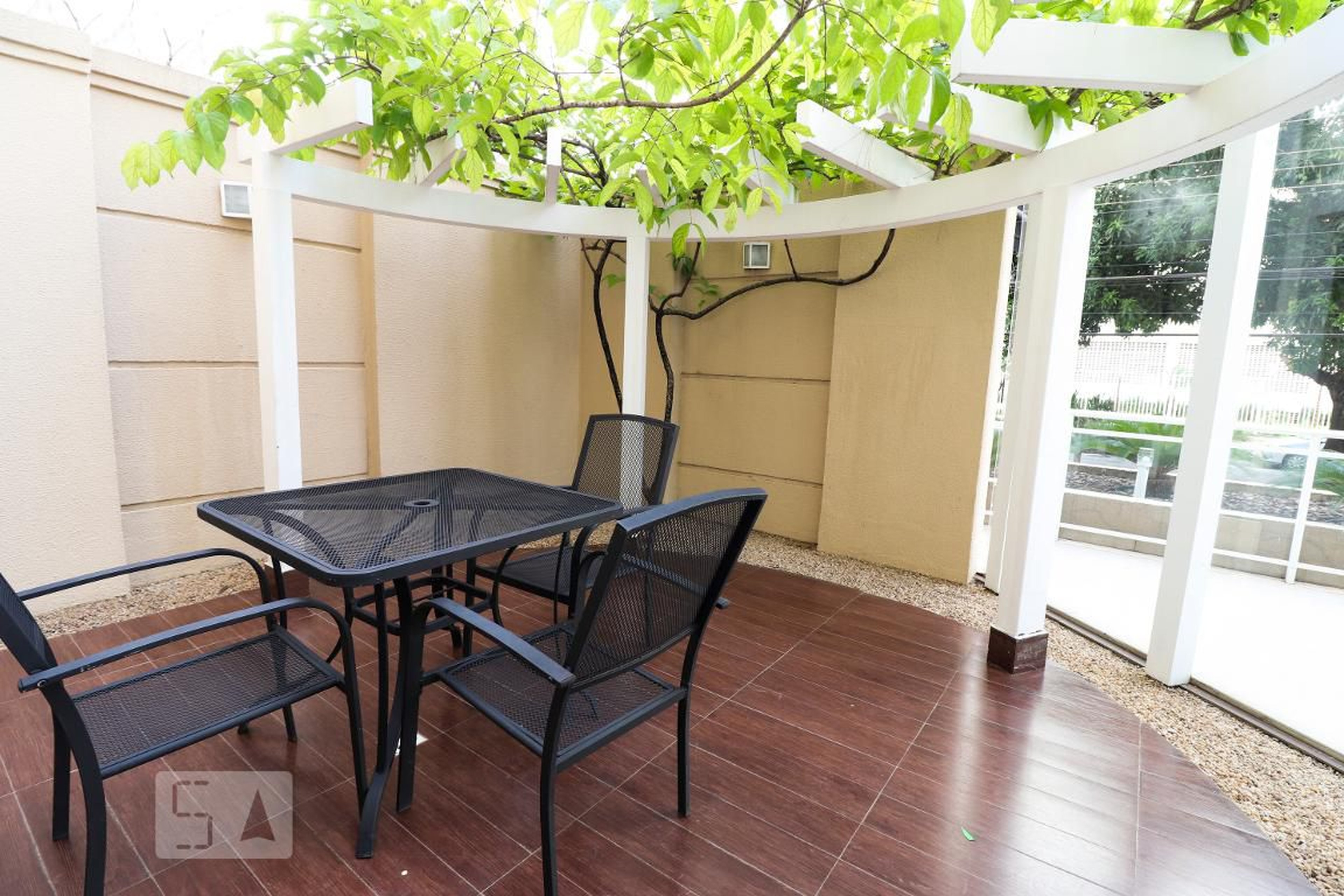 Entrada Condomínio Art Deco