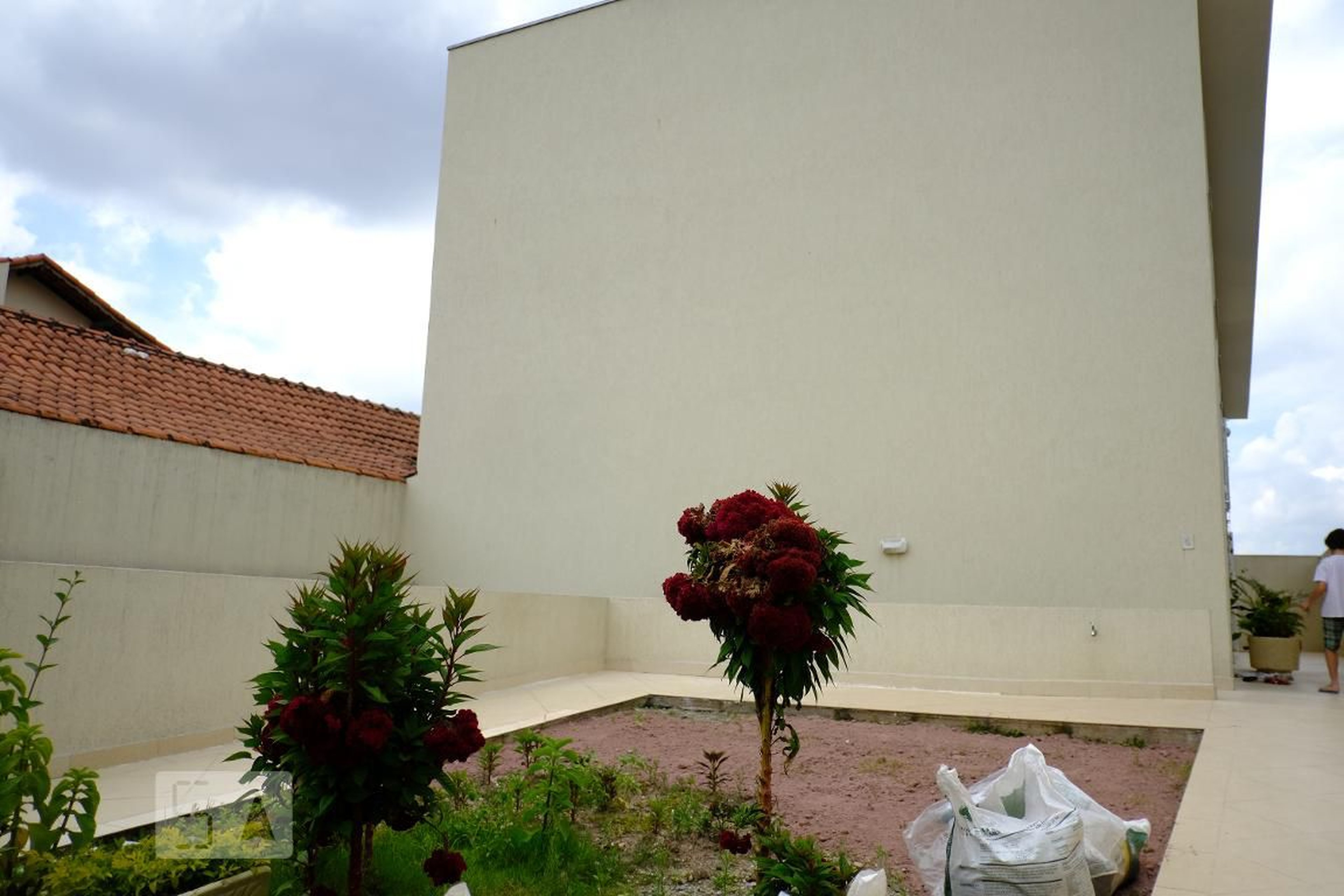 Fachada Condomínio em Rua Jaguarundi, 157