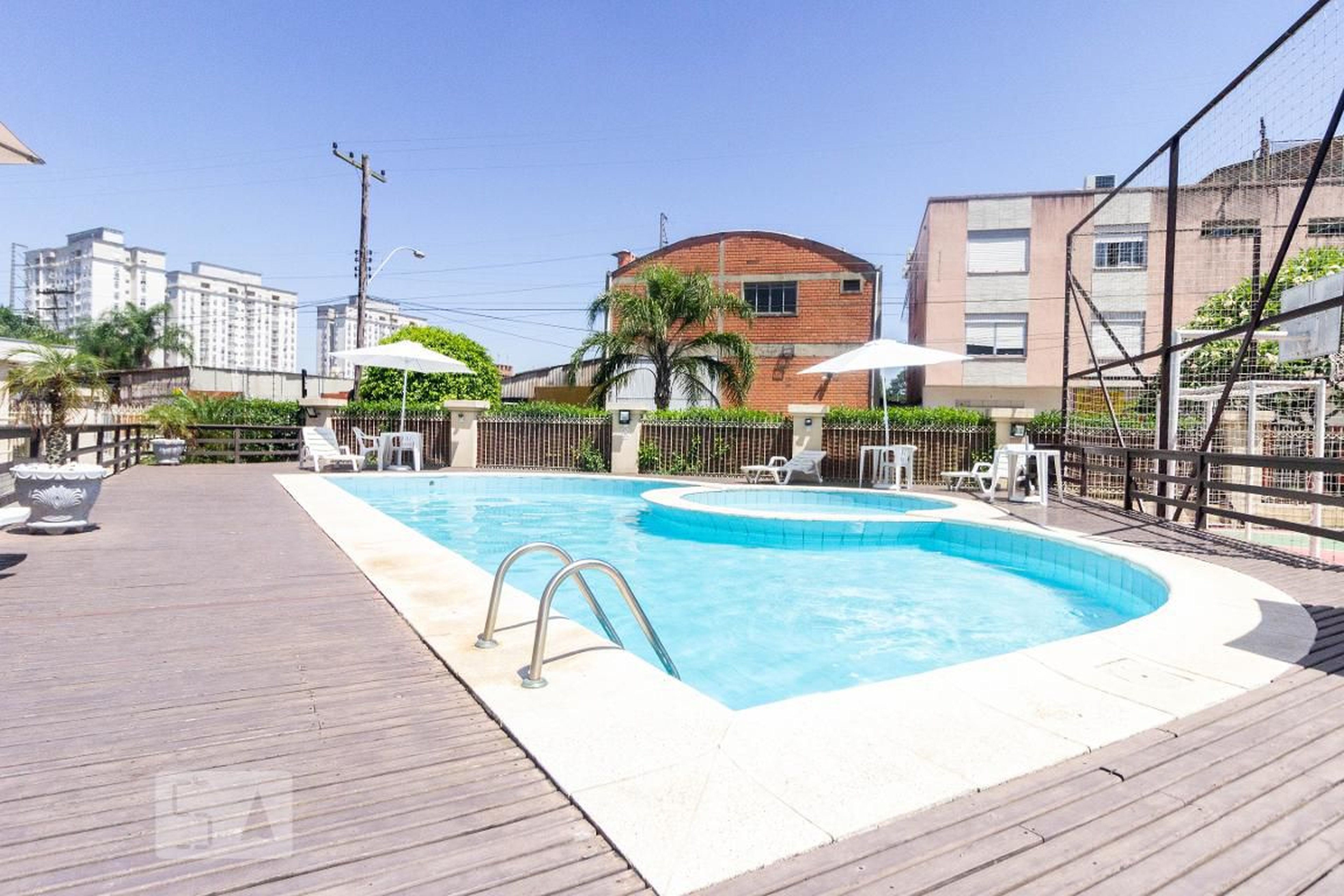 Piscina - Residencial Paris