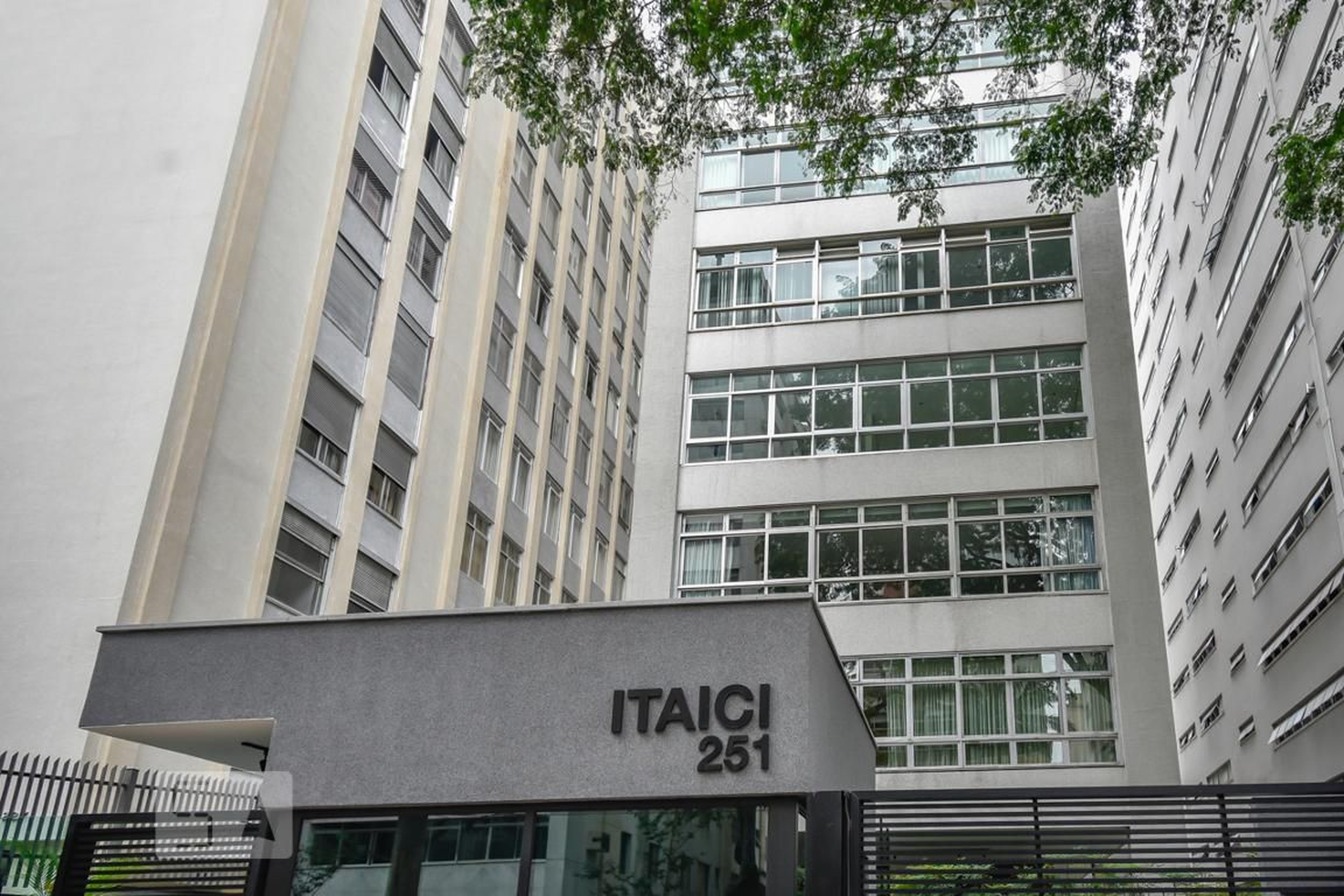 Fachada do Prédio Condomínio Itaici