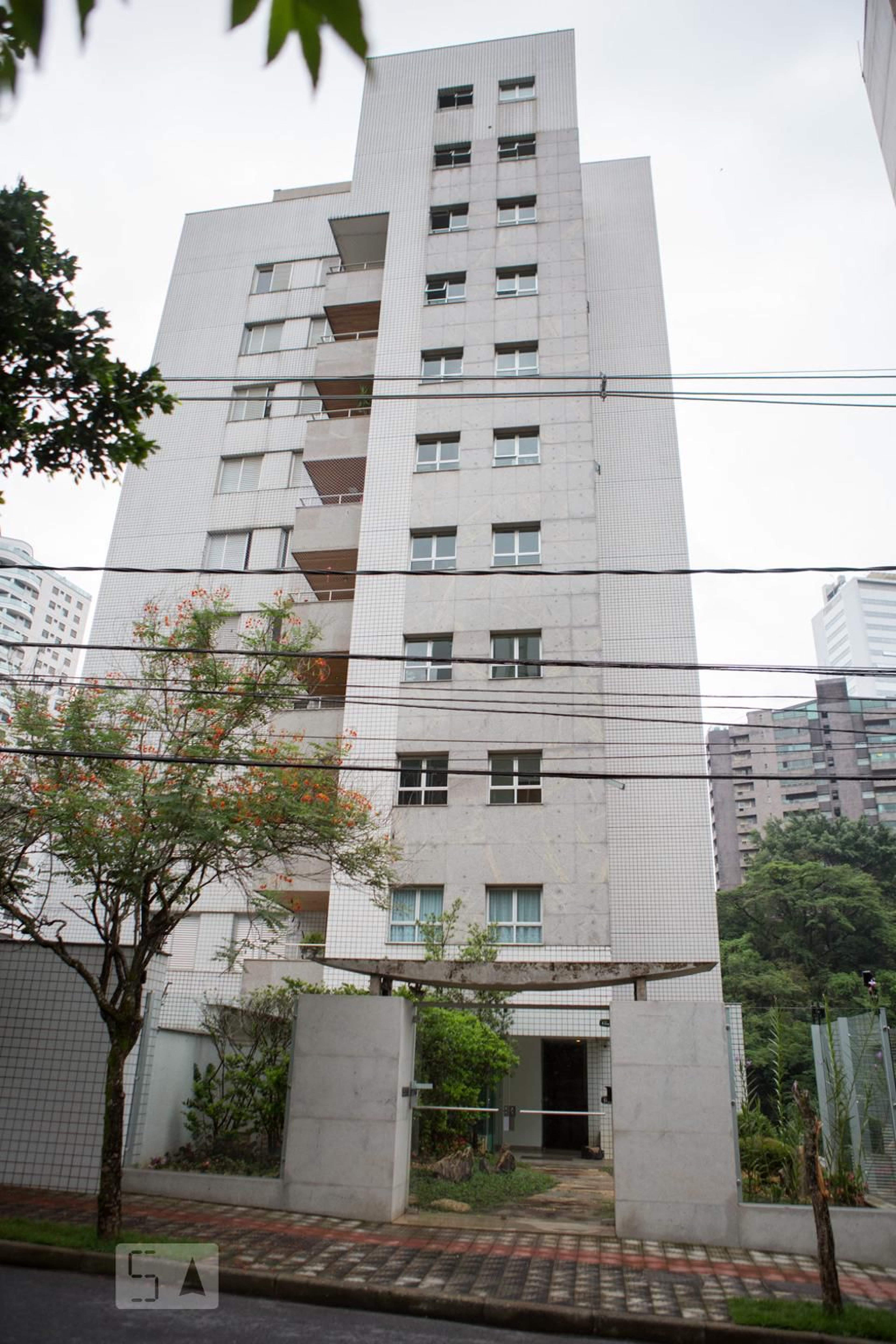 Fachada Condomínio em Rua Fábio Couri, 288