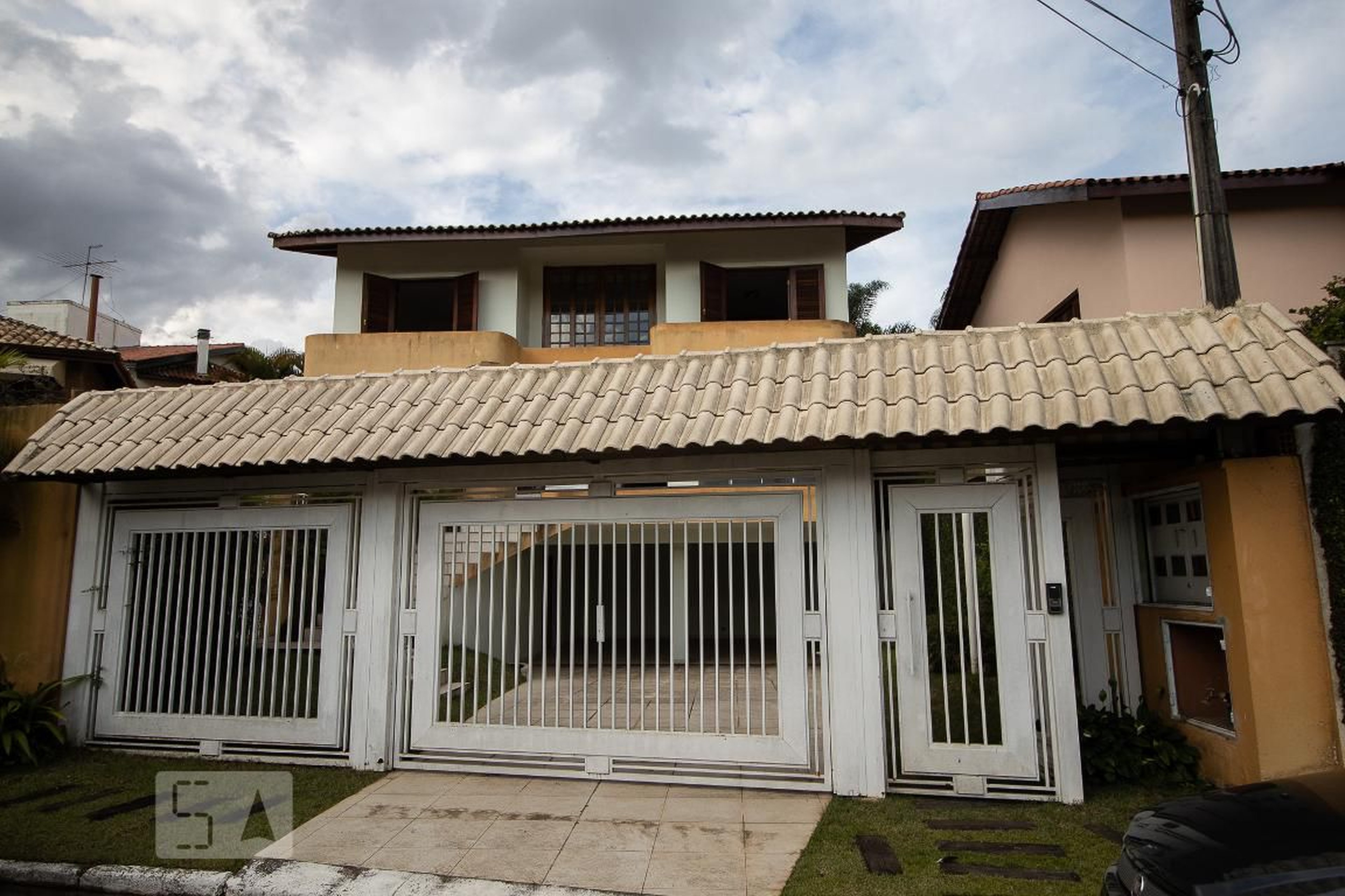 Fachada Condomínio em Rua Edmundo Nejm, 46