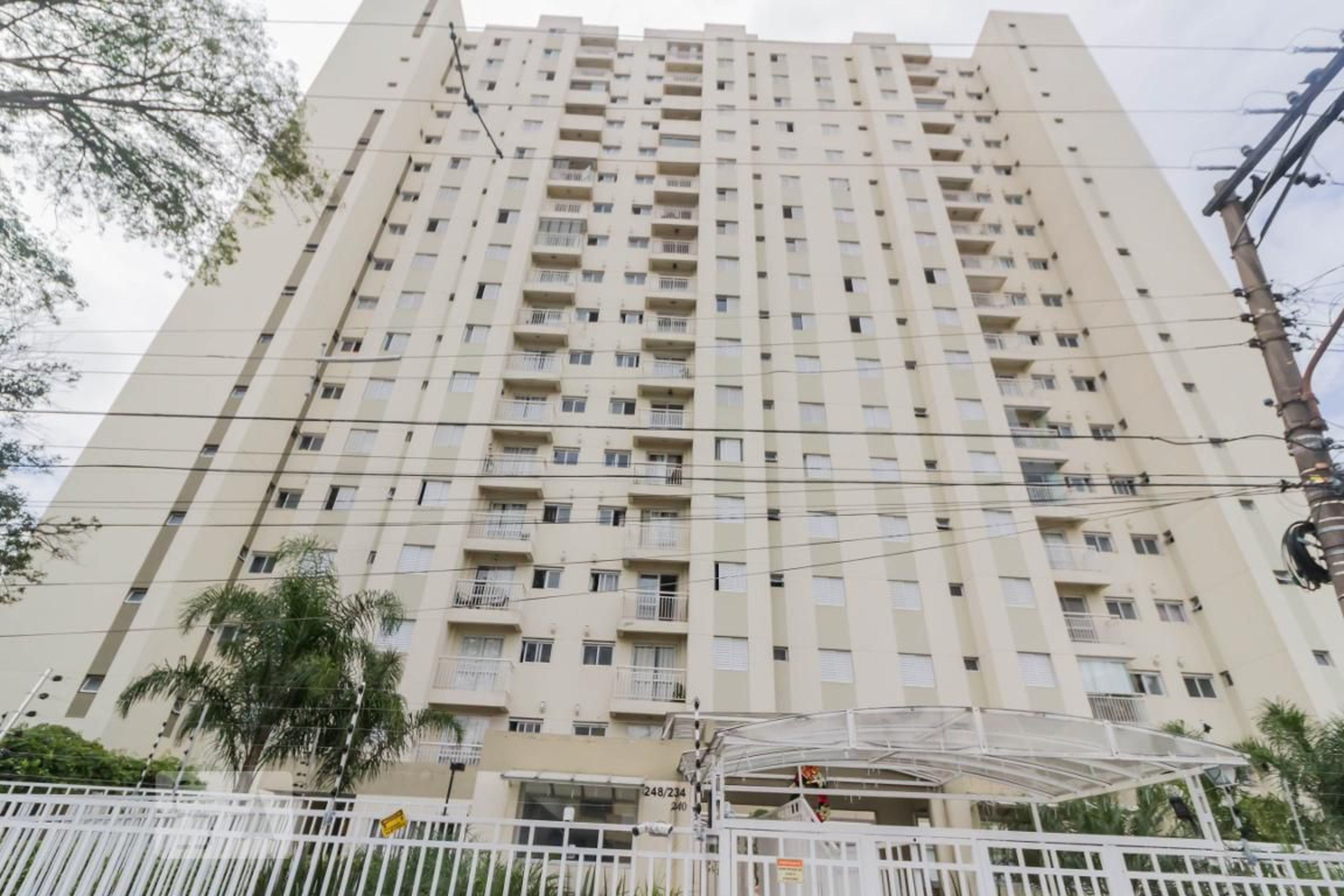 Fachada Condomínio em Rua Harry Símonsen, 235