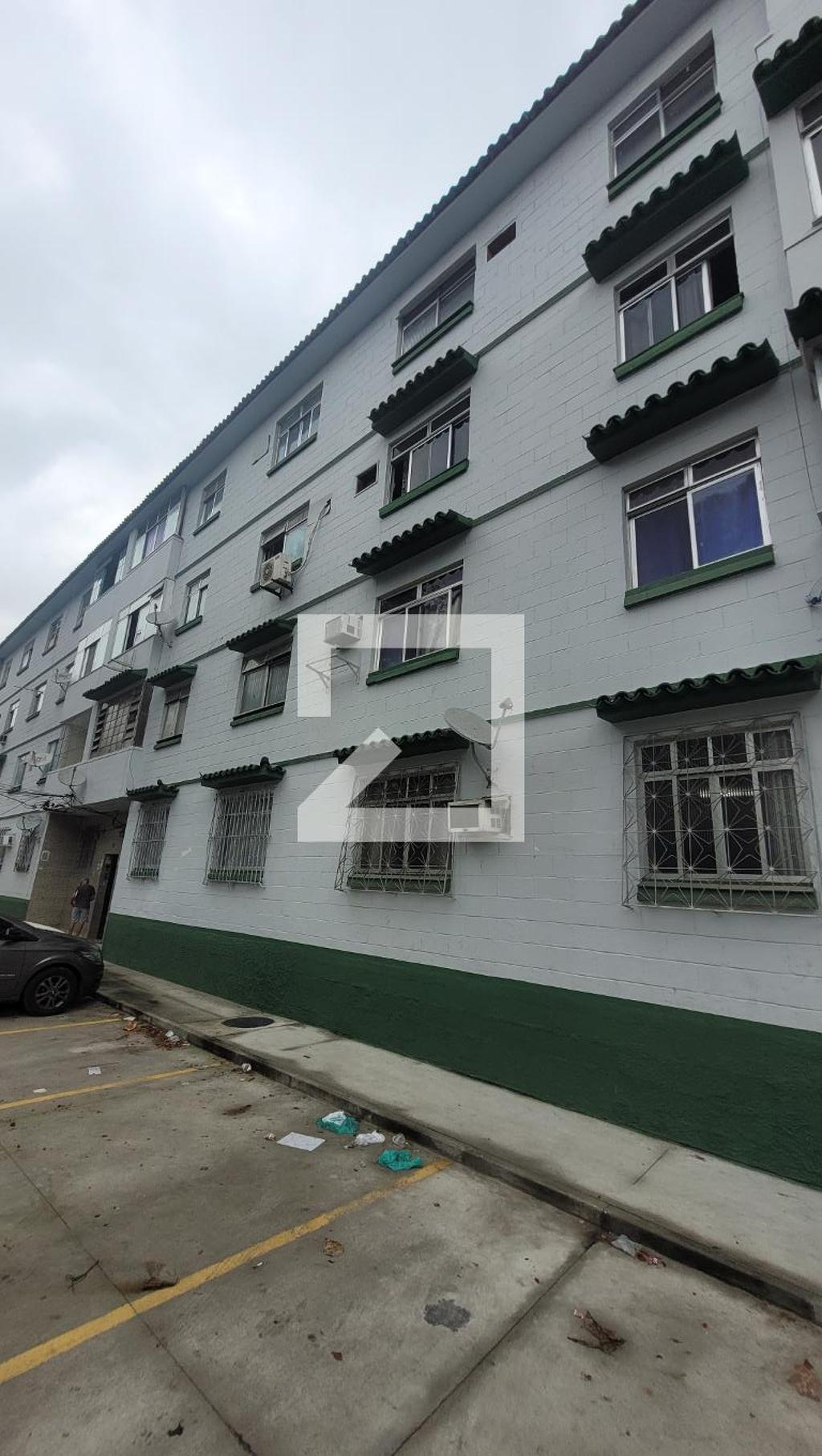 Fachada Condomínio em Rua Carlos Arlíndo, 79