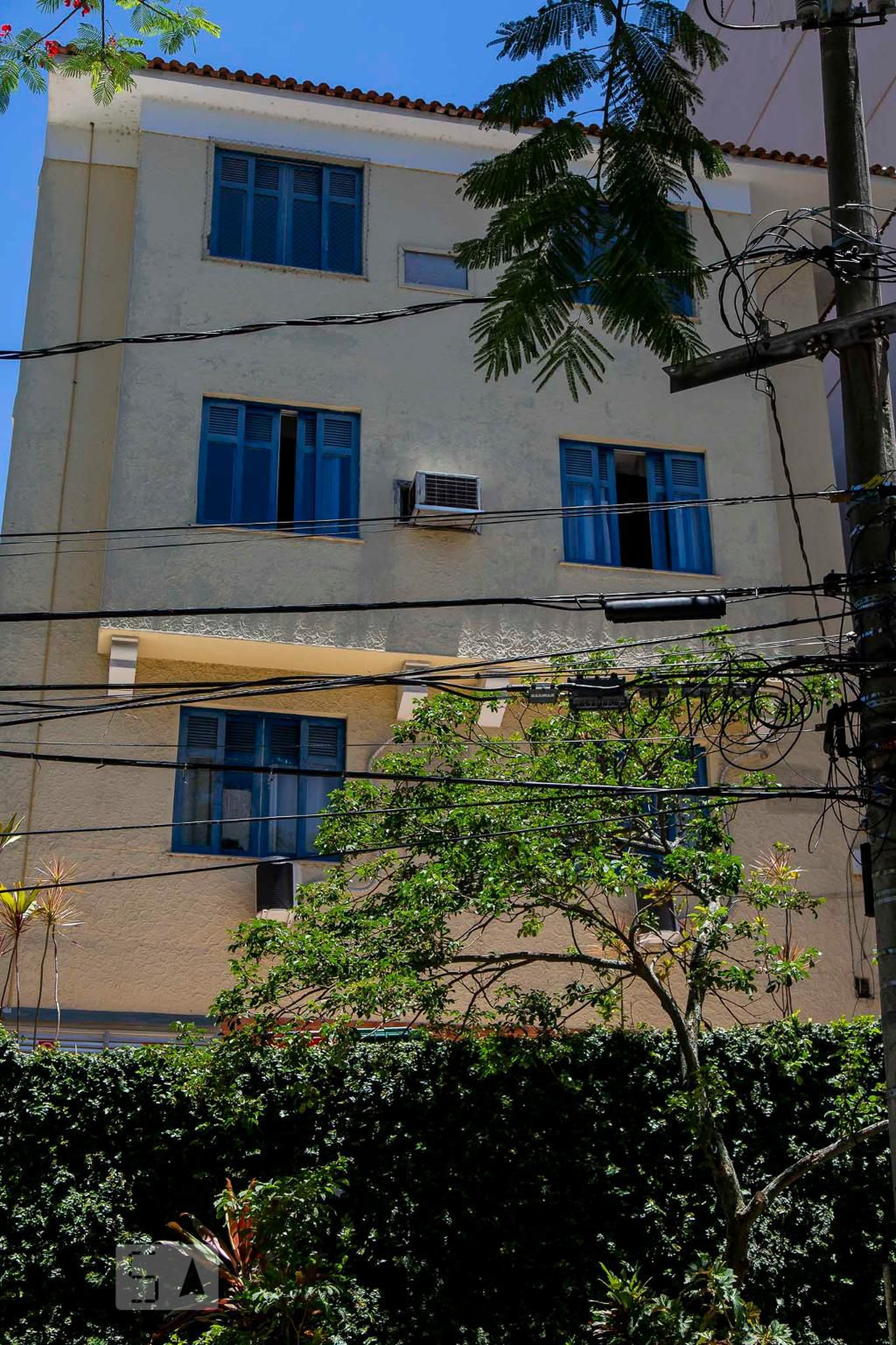 fachada Condomínio em Rua Visconde Santa Isabel, 486