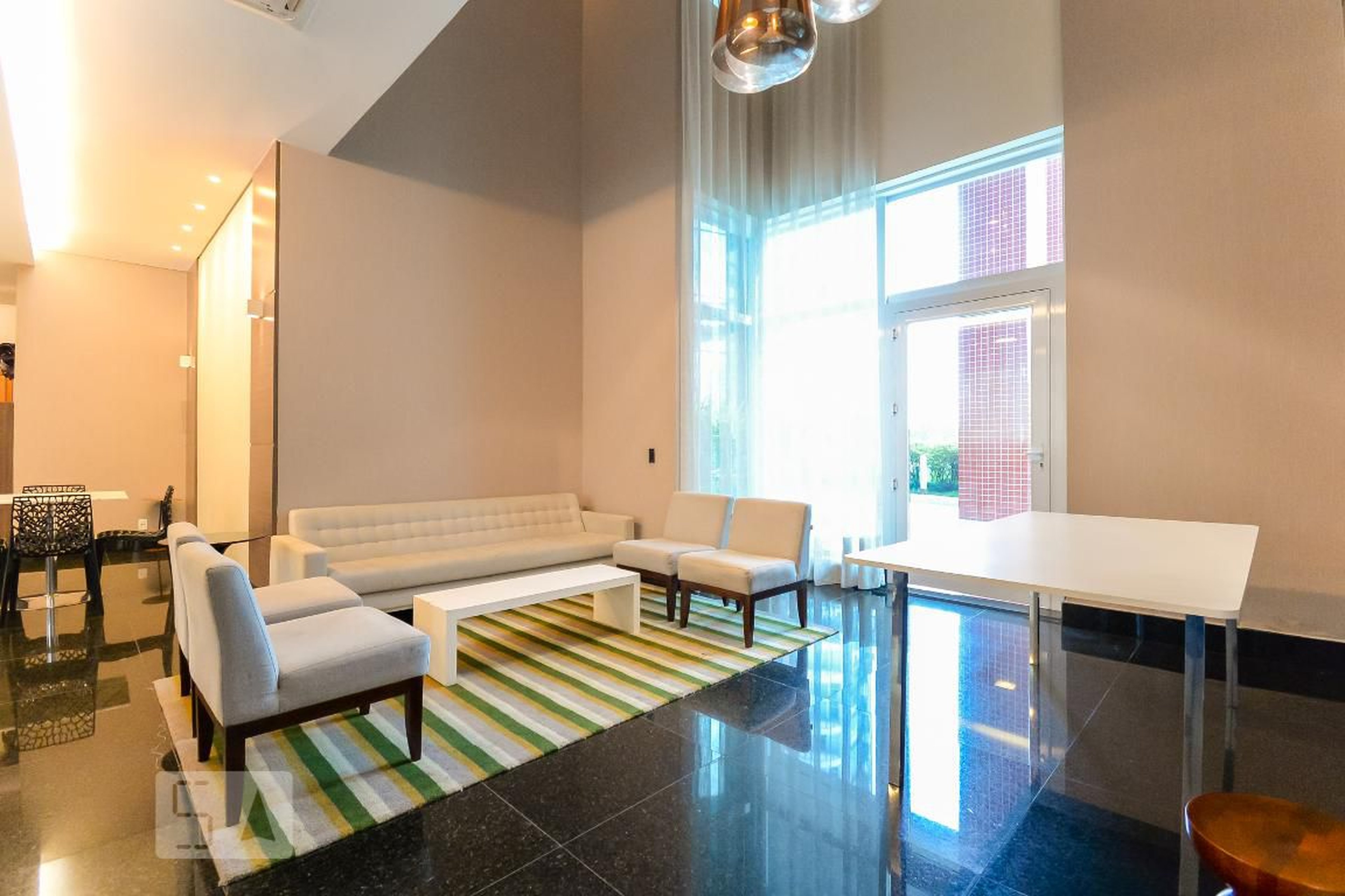 Salão de festas - Camille Claudel