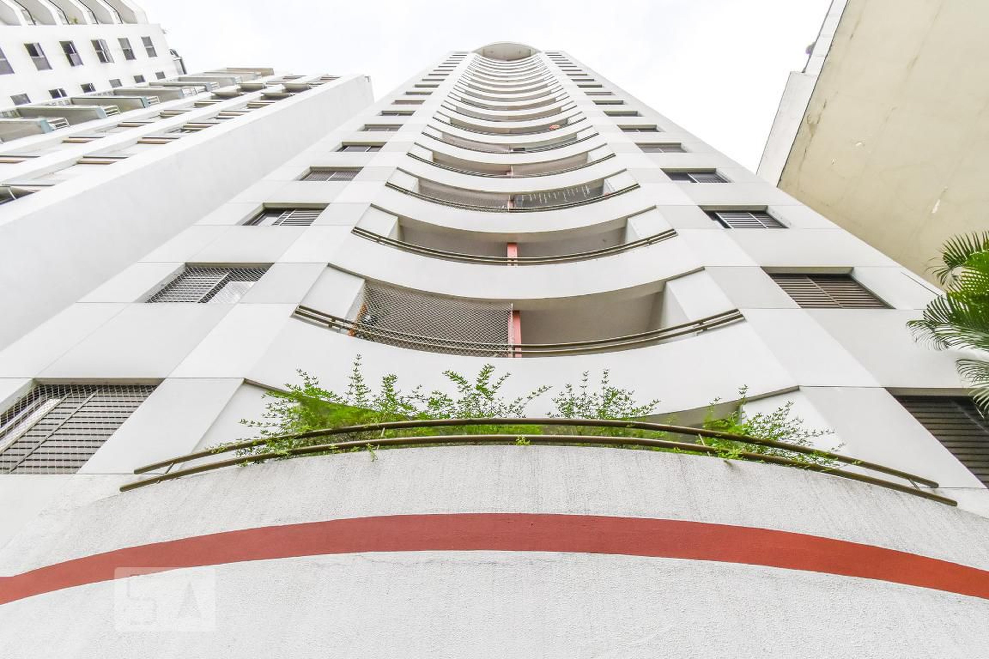 Fachada Condomínio em Rua Cônego Eugênio Leite, 549