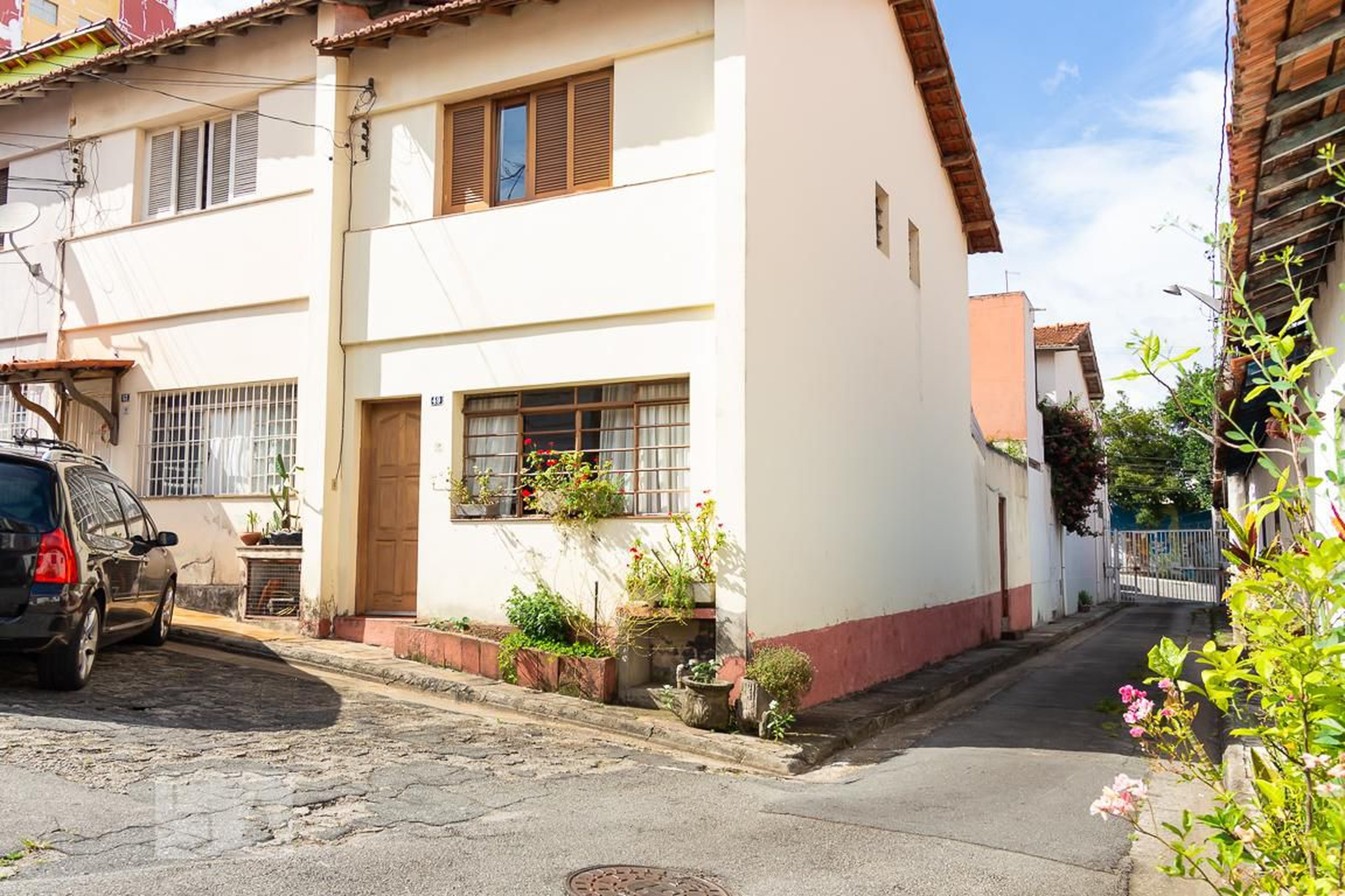 Fachada Condomínio em Rua Joaquim Morais, 143