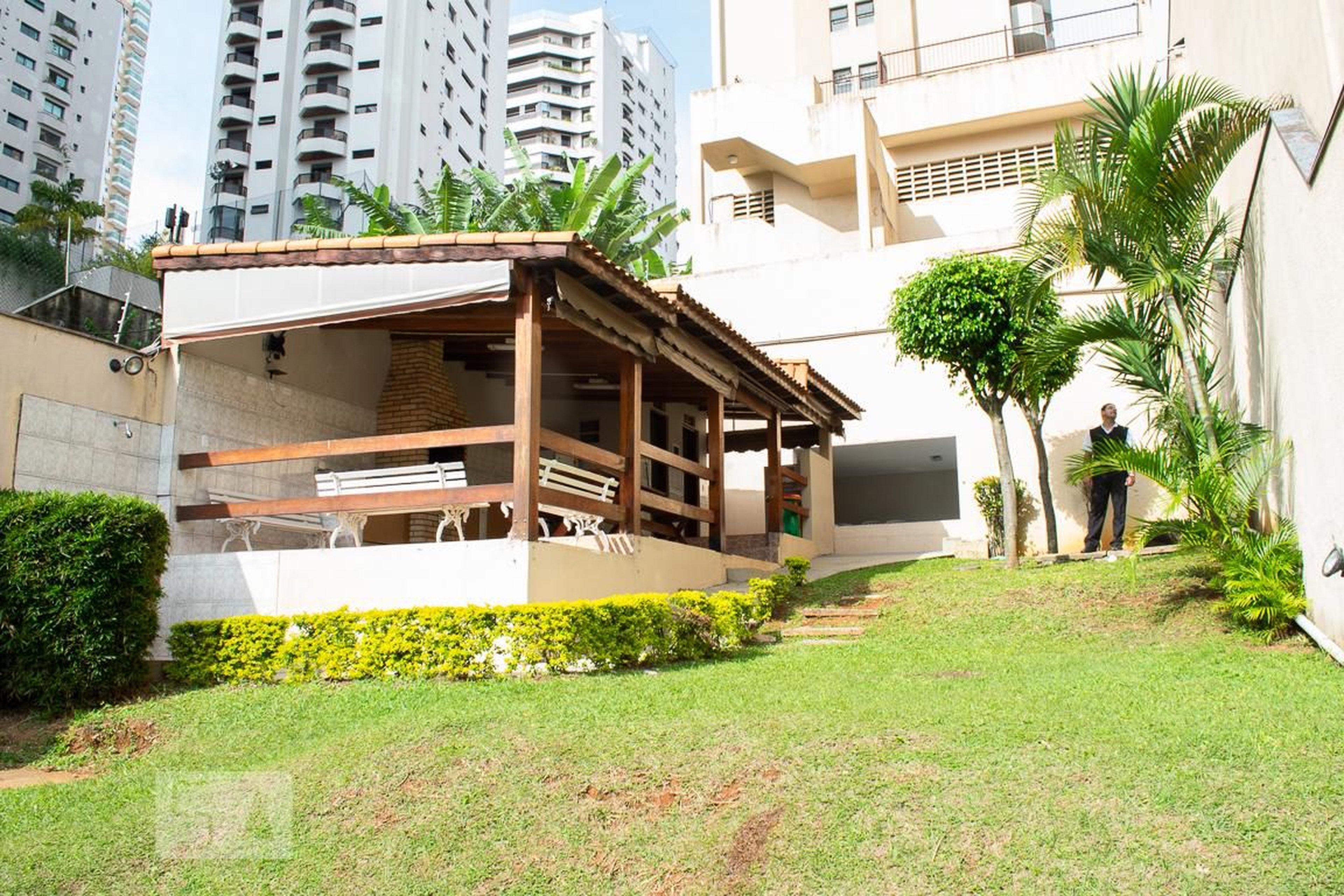 CHURRASQUEIRA - Carolina