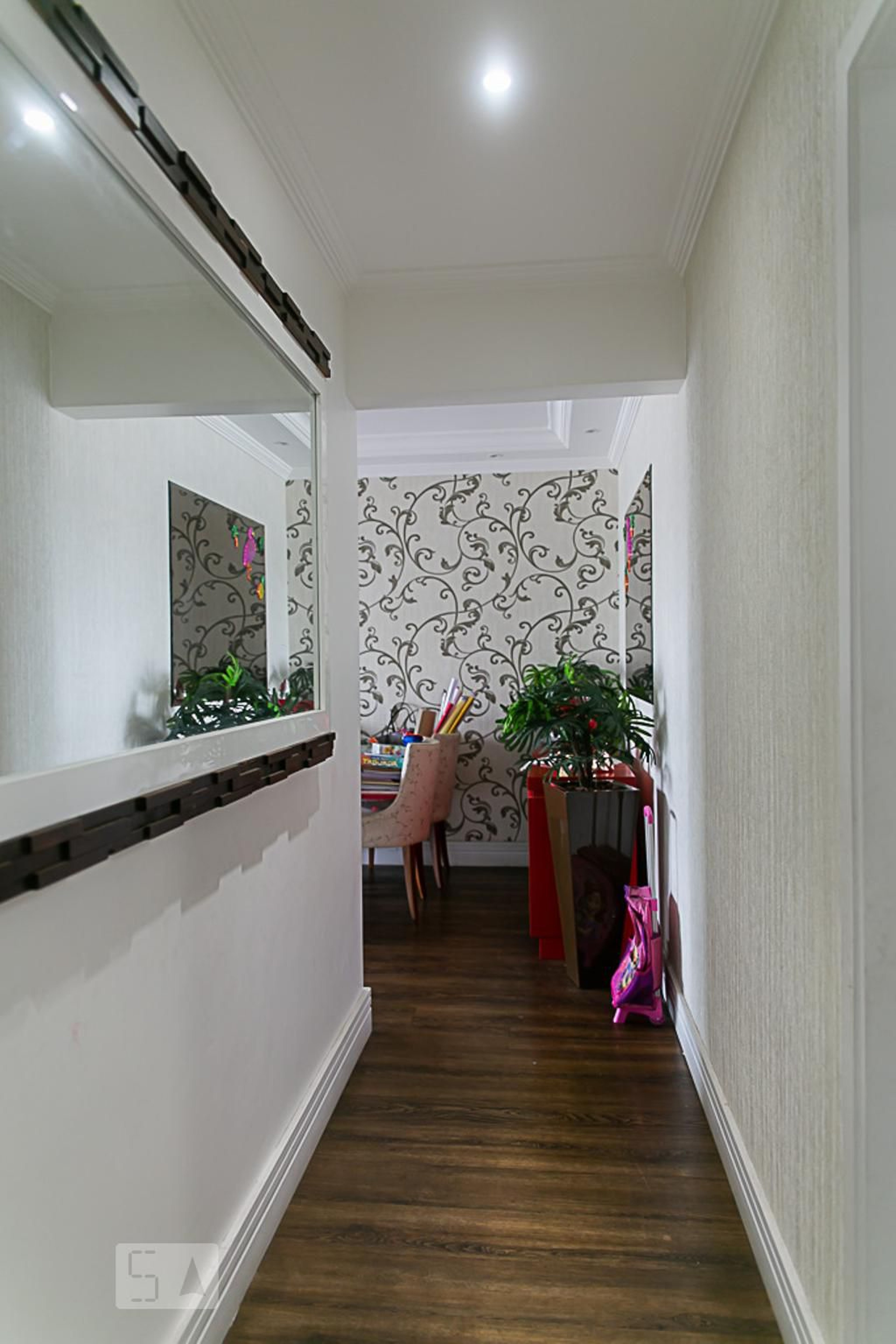 Hall de Entrada Condomínio em Rua Lino Coutinho, 650