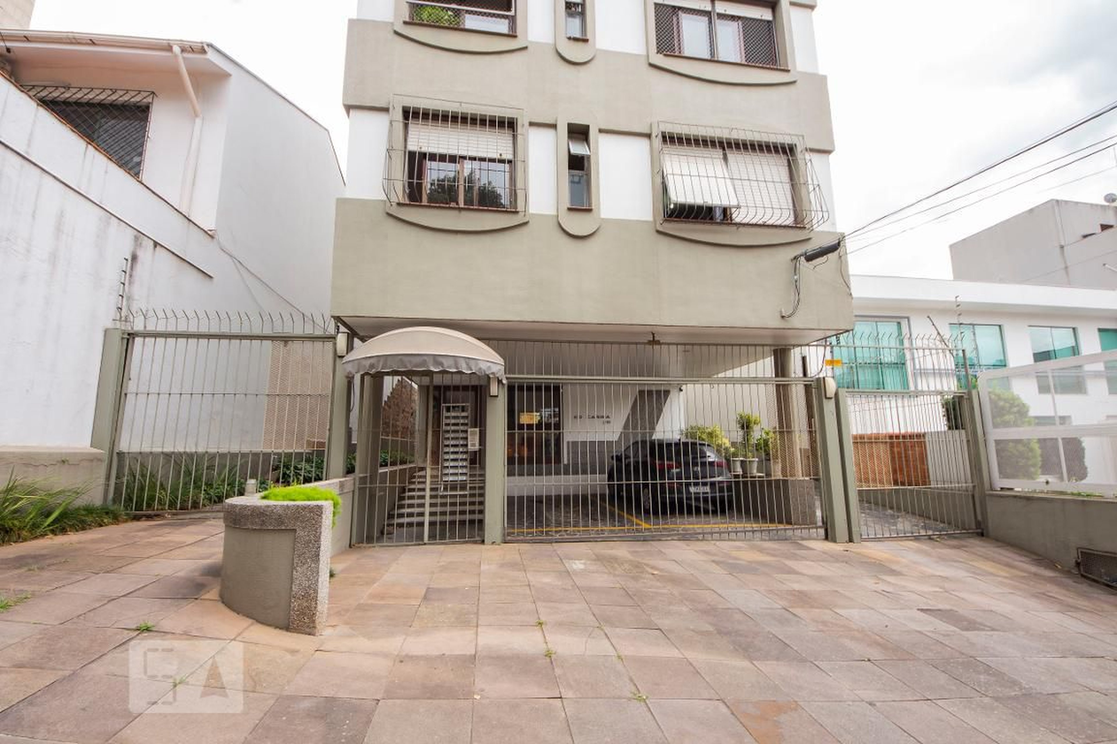 Fachada do Condomínio Condomínio Colona