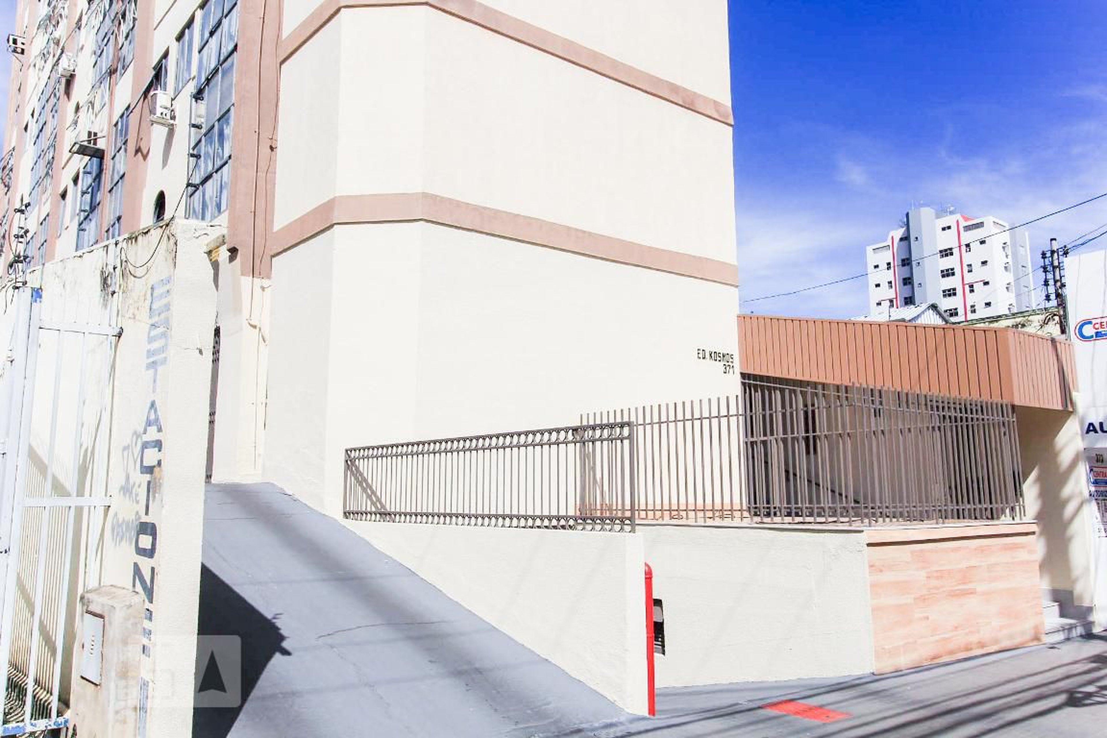 Fachada do Condomínio Condomínio Kosmos