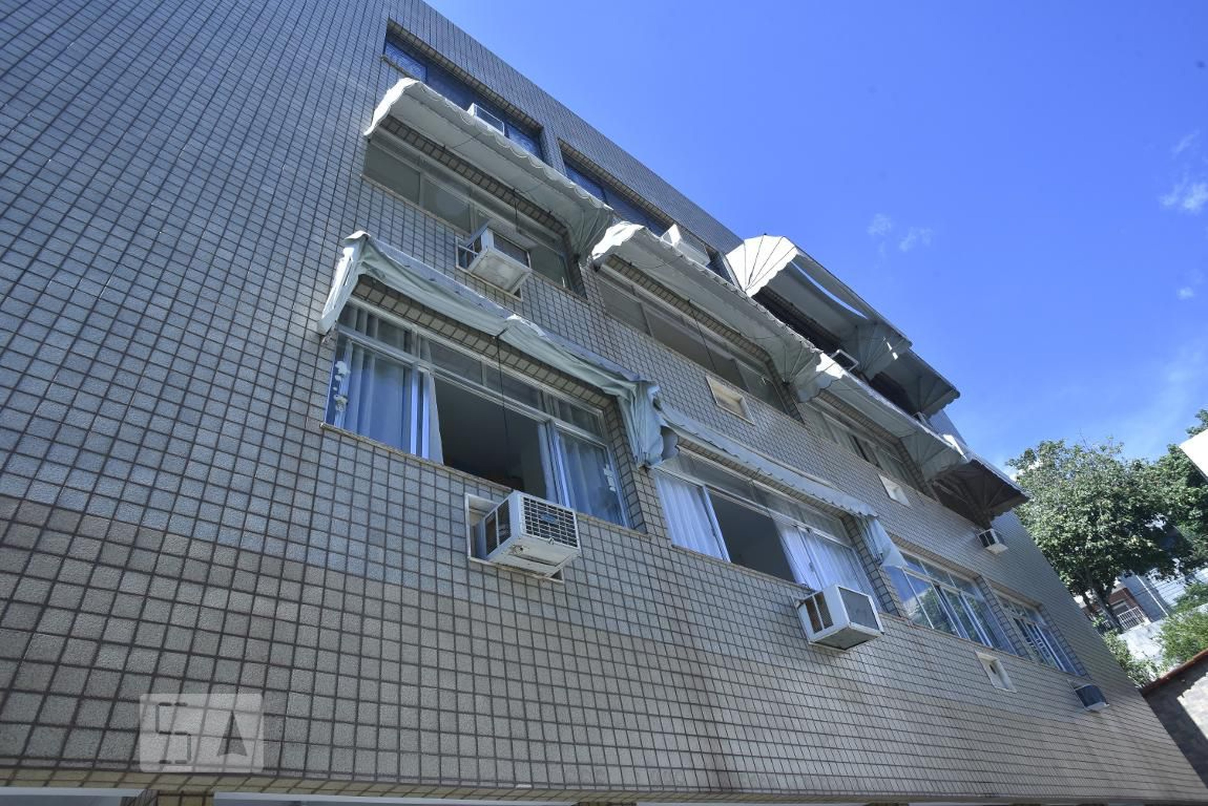 Fachada Condomínio Ilha Jurujuba e Brocoió