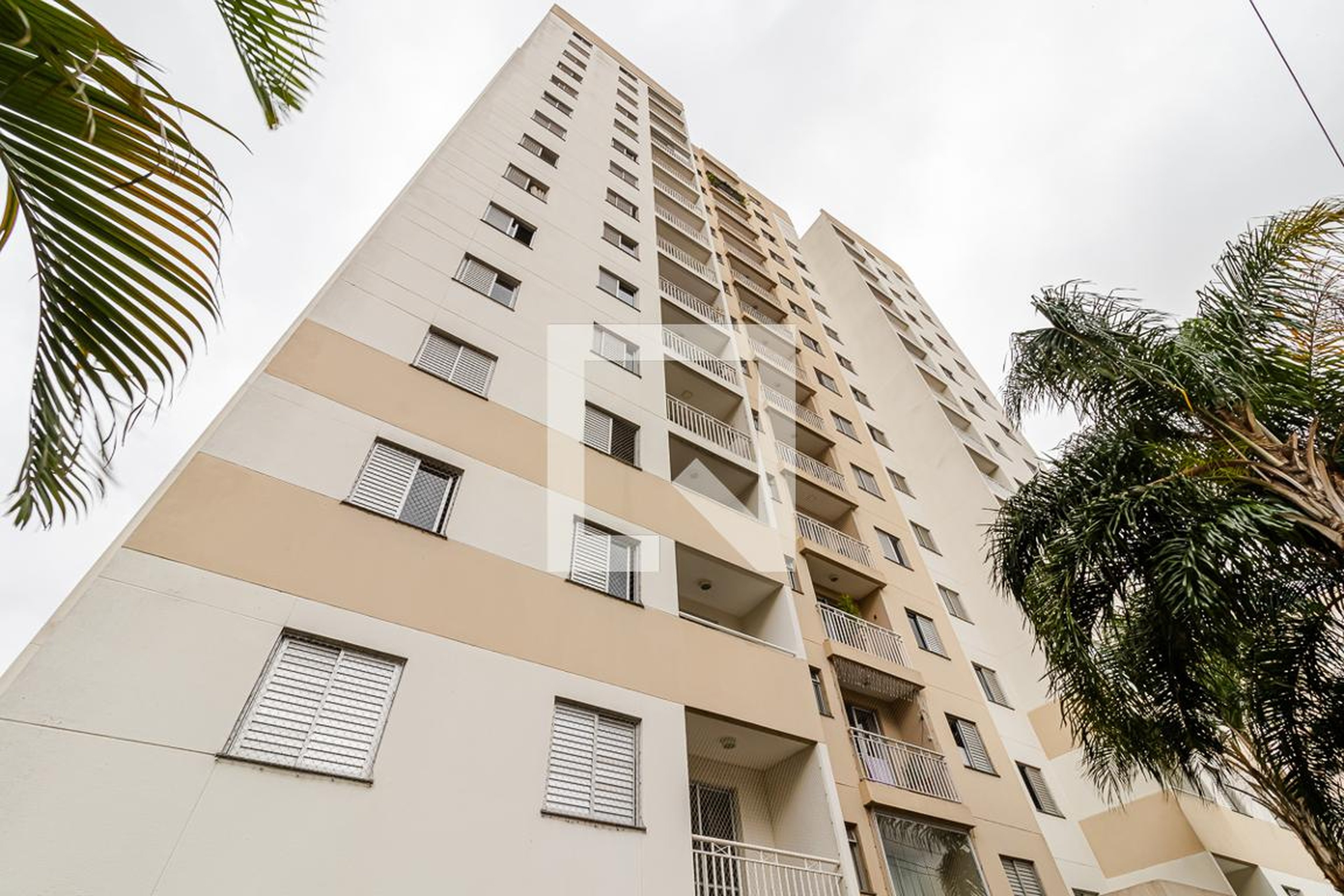 Fachada Condomínio em R. Nossa Sra. da Saúde, 940