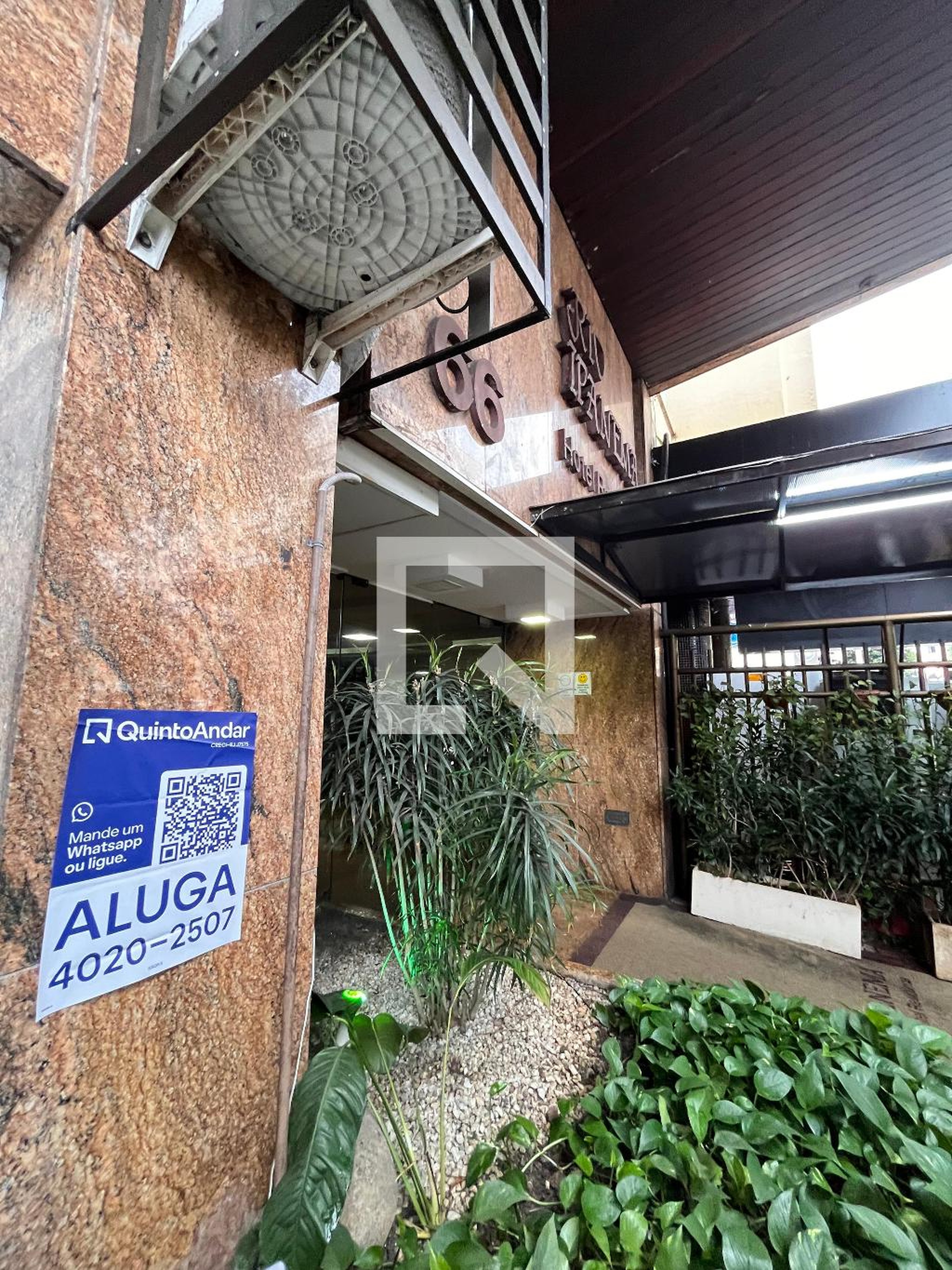 Fachada Condomínio em Rua Visconde de Pirajá, 66